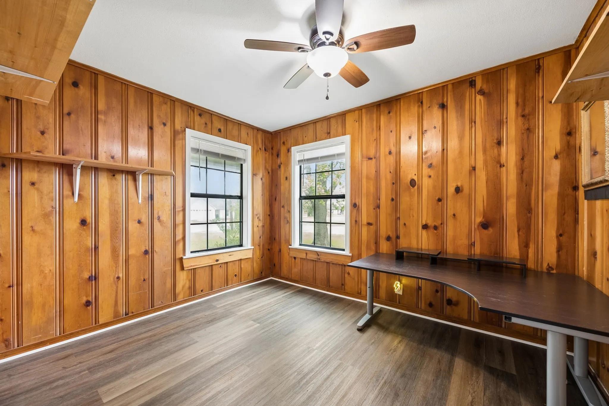 Single Family Residence For Sale in Van Zandt County , 597 E Main Street, Van, Texas 75790, 3 Bedroom, 2 Bathroom, Garage spaces, 1,984 Sqft, built in 1959, Preowned, mls#21220861, Real Estate Agent in Van, Homes For Sale in Van Zandt county, Homes For Sale in Van, Realtor in Van Texas, Real Estate Brokerage Independent Realty Texas, Luminita Cordes Realtor