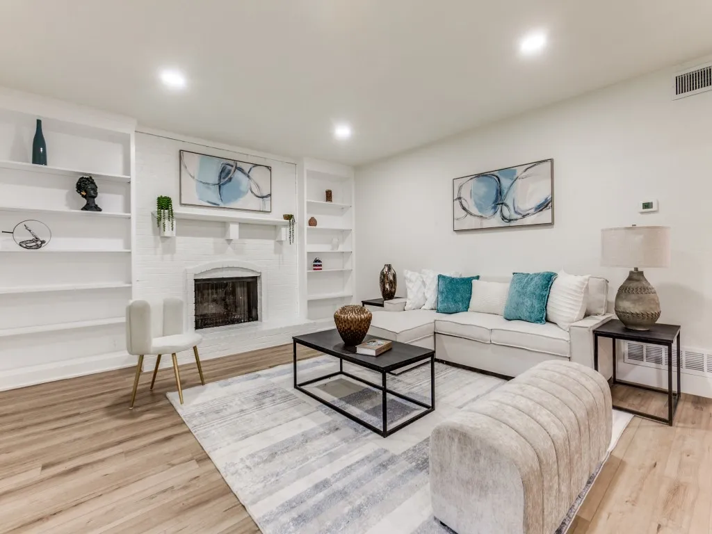 Single Family Residence For Sale in Dallas County , 1700 Aurora Drive, Richardson, Texas 75081, 4 Bedroom, 3 Bathroom, 2 Garage spaces, 2,181 Sqft, built in 1973, mls#21239598, Real Estate Agent in Richardson, Homes For Sale in Dallas county, Homes For Sale in Richardson, Realtor in Richardson Texas, Real Estate Brokerage Independent Realty Texas, Luminita Cordes Realtor