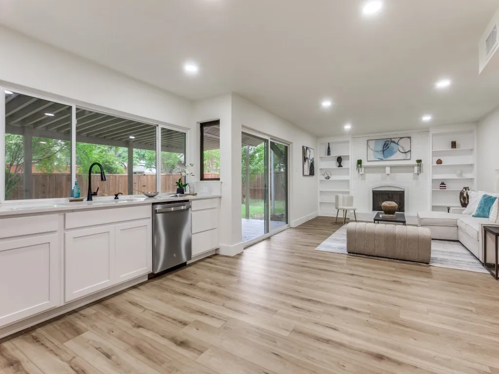 Single Family Residence For Sale in Dallas County , 1700 Aurora Drive, Richardson, Texas 75081, 4 Bedroom, 3 Bathroom, 2 Garage spaces, 2,181 Sqft, built in 1973, mls#21239598, Real Estate Agent in Richardson, Homes For Sale in Dallas county, Homes For Sale in Richardson, Realtor in Richardson Texas, Real Estate Brokerage Independent Realty Texas, Luminita Cordes Realtor