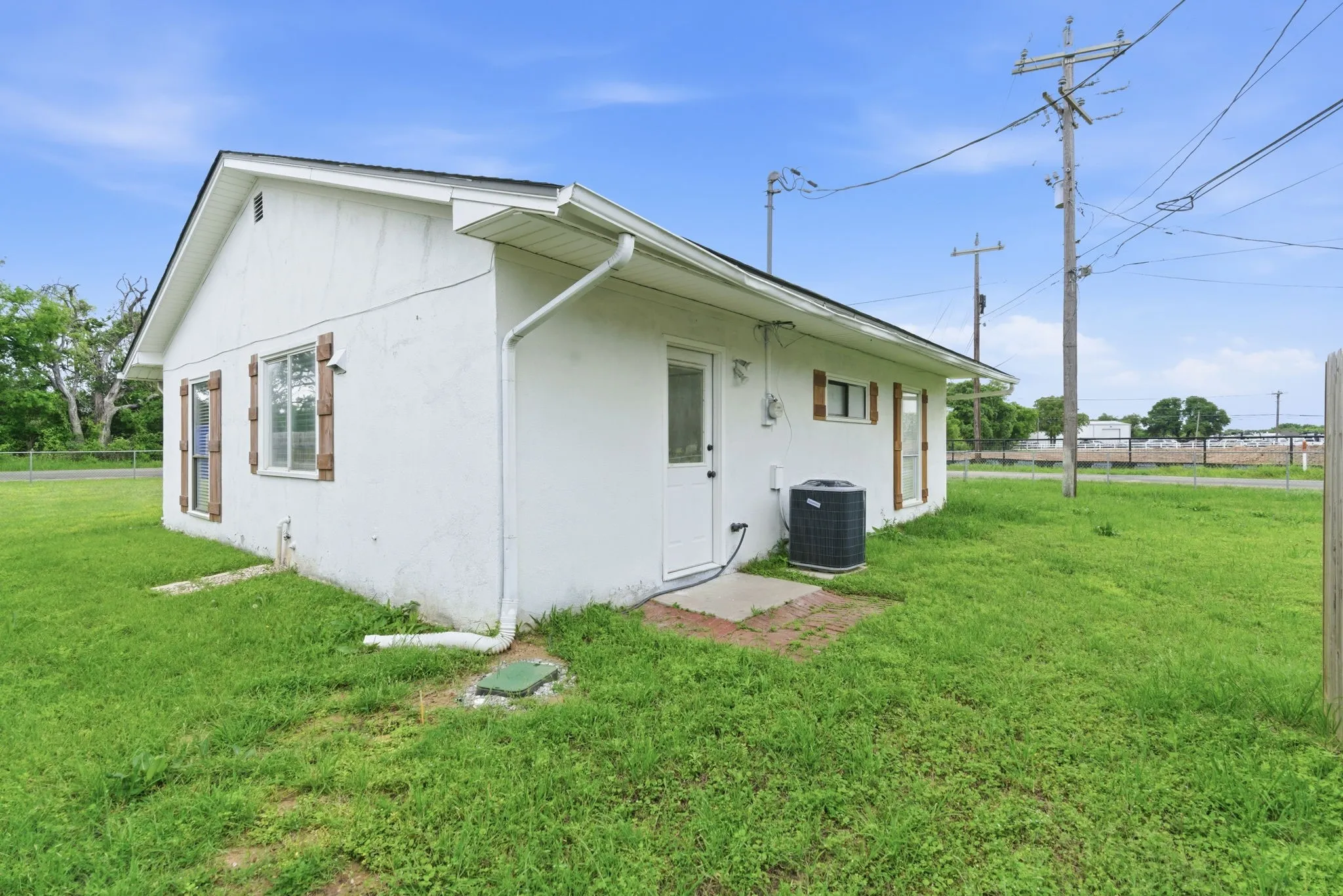 1028 Greg St