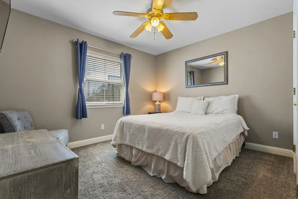 Single Family Residence For Sale in Henderson County , 124 Peninsula Point Terrace, Mabank, Texas 75156, 3 Bedroom, 2 Bathroom, 2 Garage spaces, 1,632 Sqft, built in 1998, mls#21240134, Real Estate Agent in Mabank, Homes For Sale in Henderson county, Homes For Sale in Mabank, Realtor in Mabank Texas, Real Estate Brokerage Independent Realty Texas, Luminita Cordes Realtor