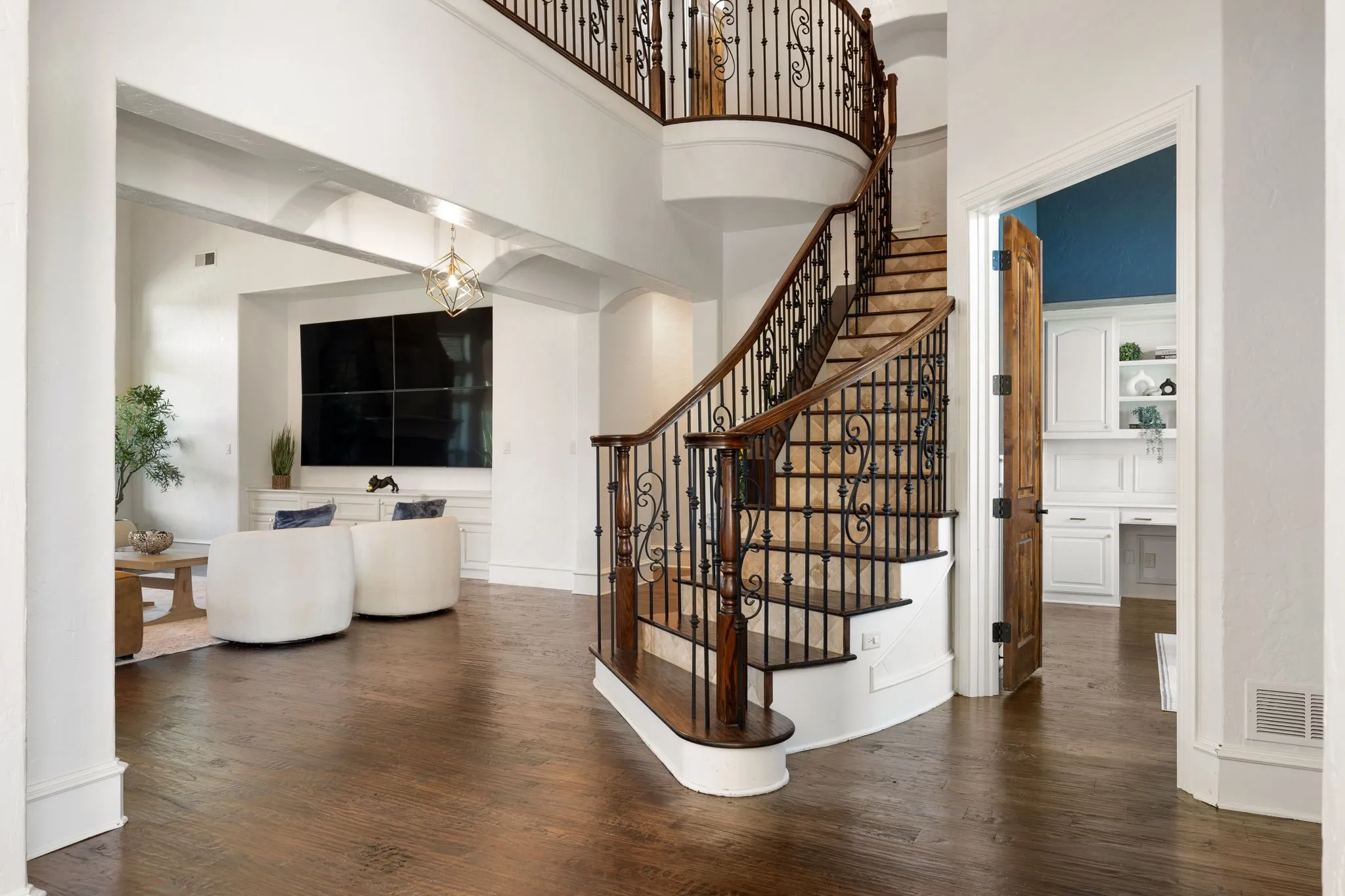 Single Family Residence For Sale in Denton County , 1311 Appaloosa Circle, Bartonville, Texas 76226, 5 Bedroom, 6 Bathroom, 3 Garage spaces, 5,505 Sqft, built in 2010, Price $1,925,000, mls#21239924, Real Estate Agent in Bartonville, Homes For Sale in Denton county, Homes For Sale in Bartonville, Realtor in Bartonville Texas, Real Estate Brokerage Independent Realty Texas, Luminita Cordes Realtor