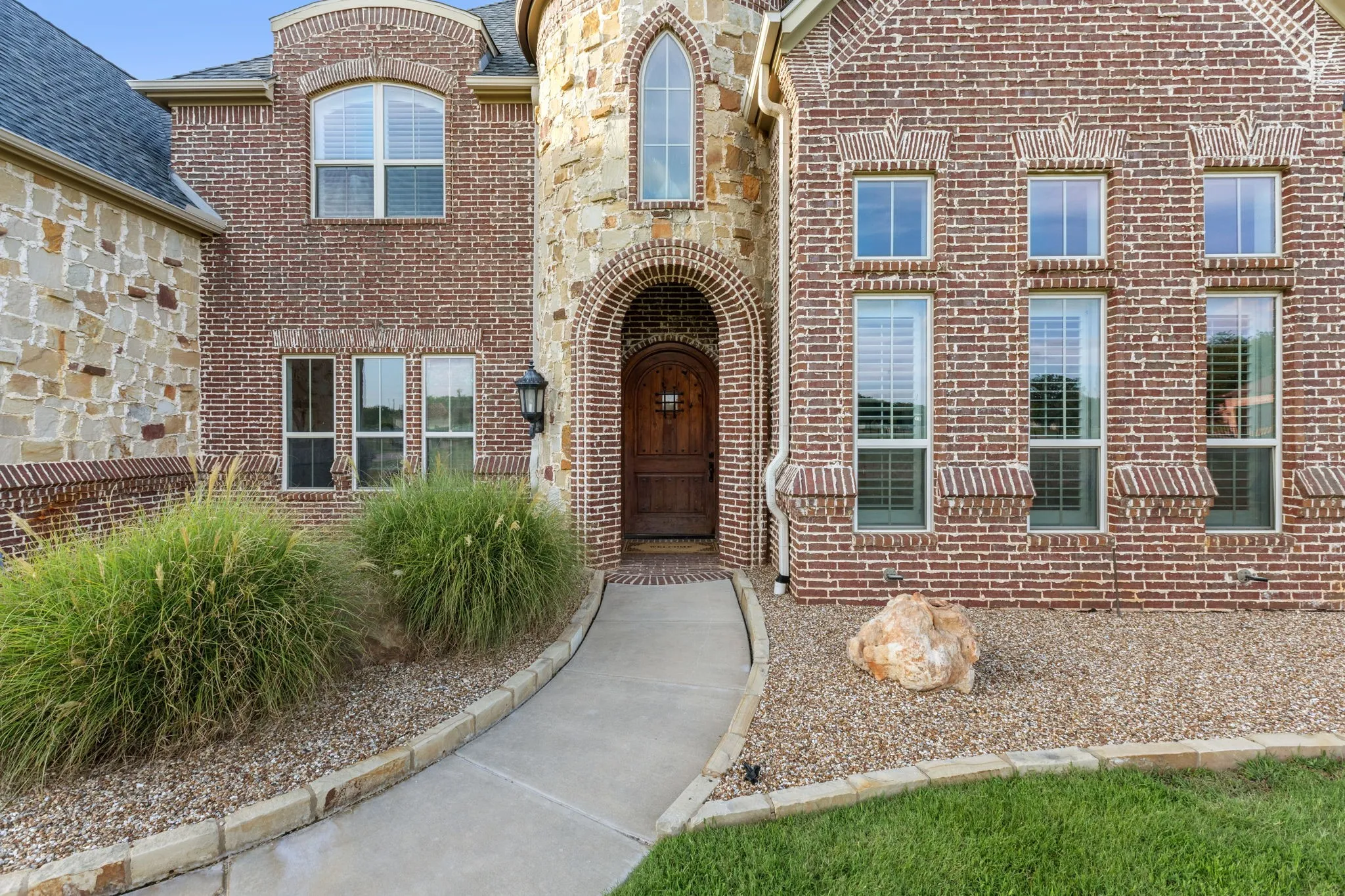 Single Family Residence For Sale in Denton County , 1311 Appaloosa Circle, Bartonville, Texas 76226, 5 Bedroom, 6 Bathroom, 3 Garage spaces, 5,505 Sqft, built in 2010, Price $1,925,000, mls#21239924, Real Estate Agent in Bartonville, Homes For Sale in Denton county, Homes For Sale in Bartonville, Realtor in Bartonville Texas, Real Estate Brokerage Independent Realty Texas, Luminita Cordes Realtor