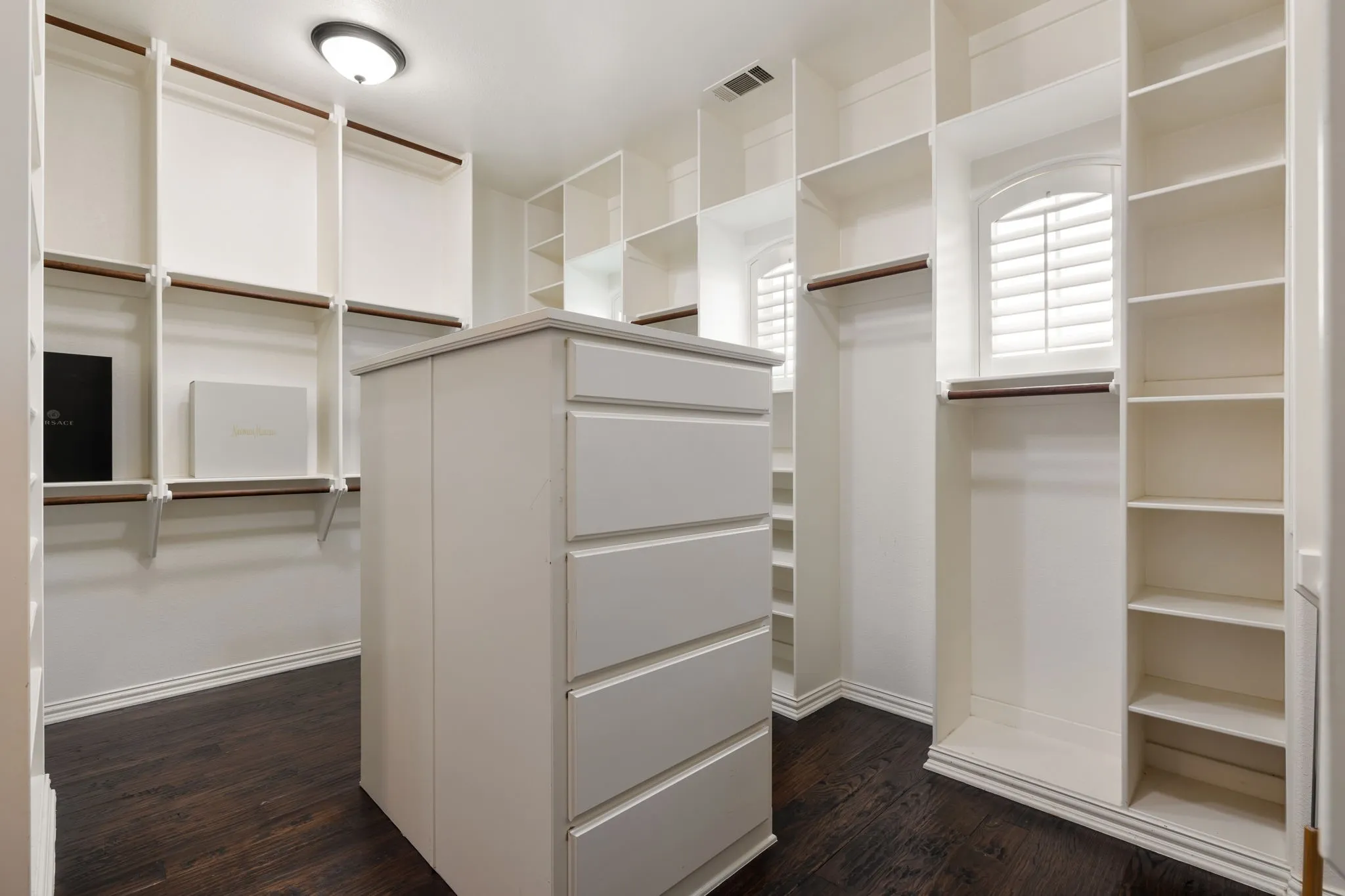 Single Family Residence For Sale in Denton County , 1311 Appaloosa Circle, Bartonville, Texas 76226, 5 Bedroom, 6 Bathroom, 3 Garage spaces, 5,505 Sqft, built in 2010, Price $1,925,000, mls#21239924, Real Estate Agent in Bartonville, Homes For Sale in Denton county, Homes For Sale in Bartonville, Realtor in Bartonville Texas, Real Estate Brokerage Independent Realty Texas, Luminita Cordes Realtor