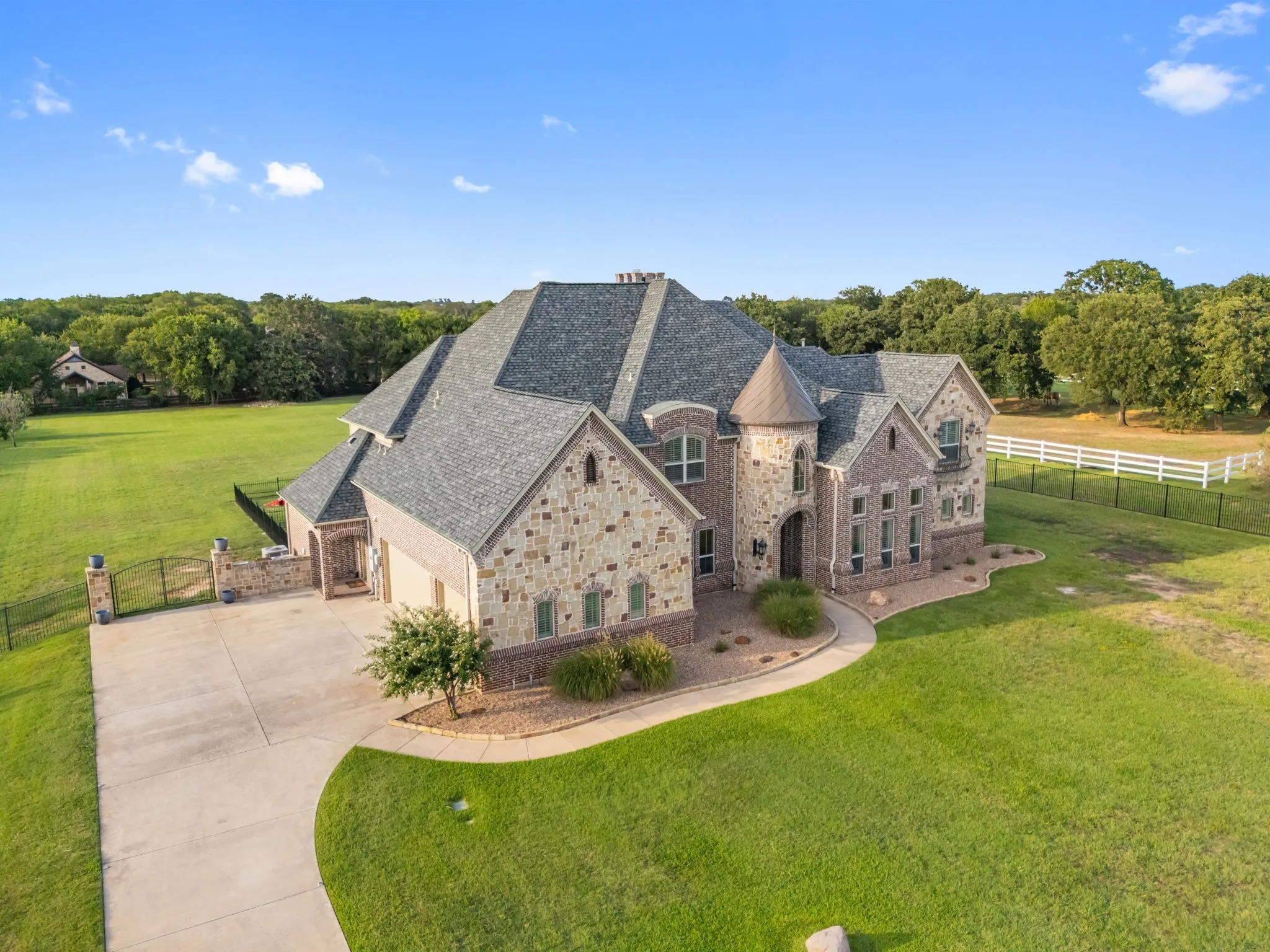 Single Family Residence For Sale in Denton County , 1311 Appaloosa Circle, Bartonville, Texas 76226, 5 Bedroom, 6 Bathroom, 3 Garage spaces, 5,505 Sqft, built in 2010, Price $1,925,000, mls#21239924, Real Estate Agent in Bartonville, Homes For Sale in Denton county, Homes For Sale in Bartonville, Realtor in Bartonville Texas, Real Estate Brokerage Independent Realty Texas, Luminita Cordes Realtor