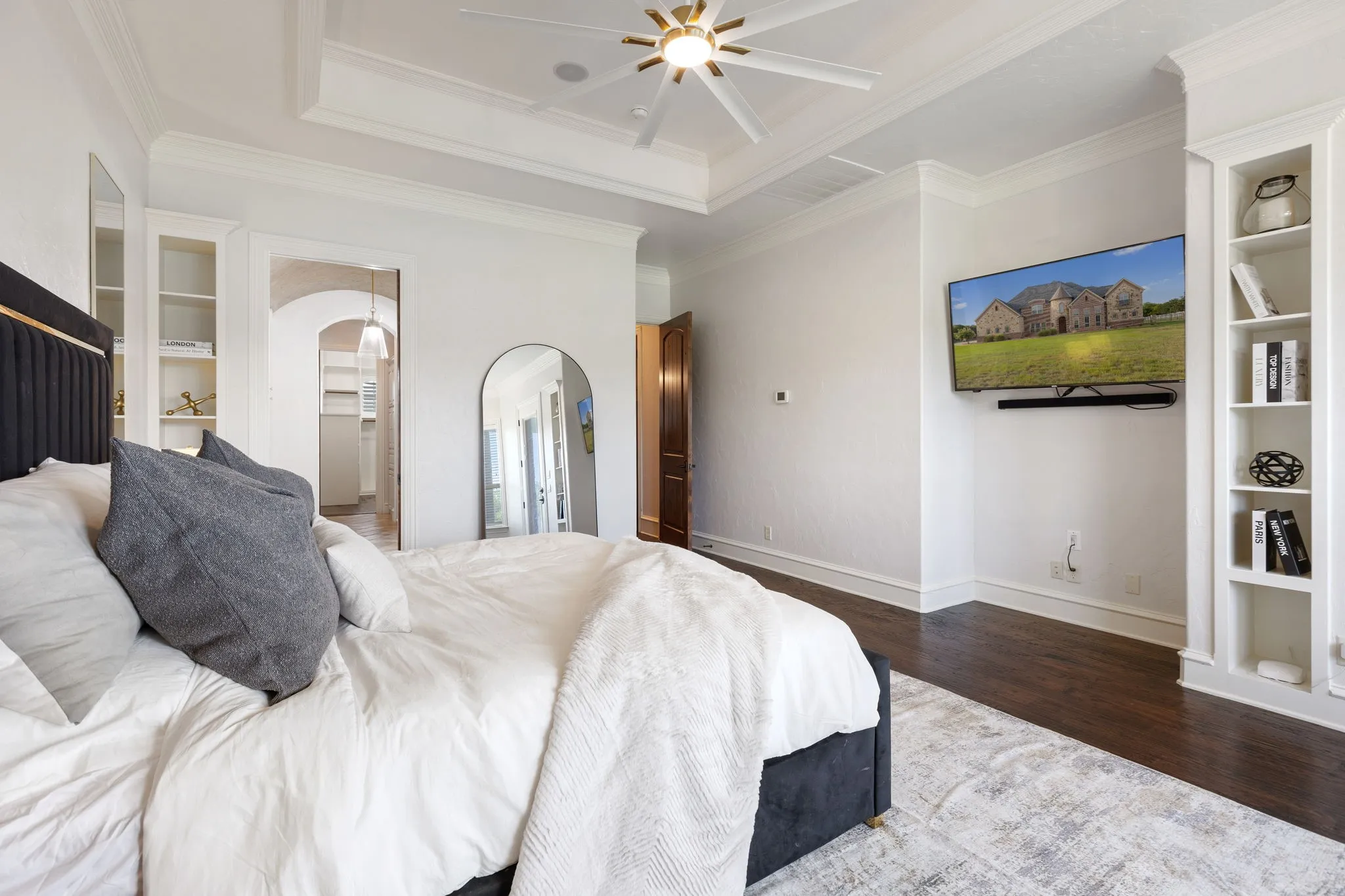 Single Family Residence For Sale in Denton County , 1311 Appaloosa Circle, Bartonville, Texas 76226, 5 Bedroom, 6 Bathroom, 3 Garage spaces, 5,505 Sqft, built in 2010, Price $1,925,000, mls#21239924, Real Estate Agent in Bartonville, Homes For Sale in Denton county, Homes For Sale in Bartonville, Realtor in Bartonville Texas, Real Estate Brokerage Independent Realty Texas, Luminita Cordes Realtor