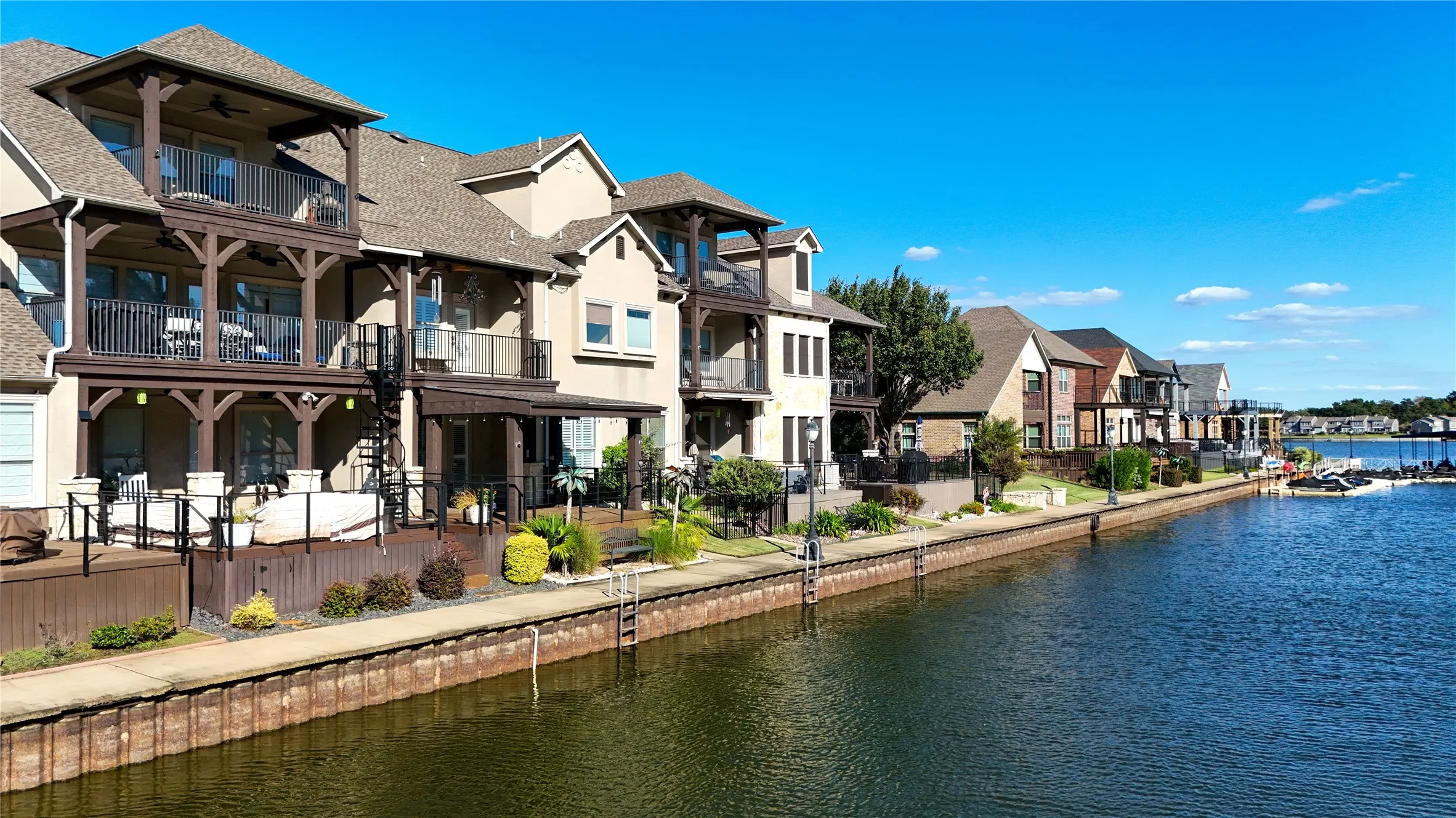 Townhouse For Sale in Henderson County , 124 Marina Drive, Gun Barrel City, Texas 75156, 4 Bedrooms, 3 Bathrooms, 2 Garage spaces, 2,170 Sqft, built in 2008, Preowned, Price $599,000, mls#21235258, Real Estate Agent in Gun Barrel City, Homes For Sale in Henderson county, Homes For Sale in Gun Barrel City, Realtor in Gun Barrel City Texas, Real Estate Brokerage Independent Realty Texas, Luminita Cordes Realtor