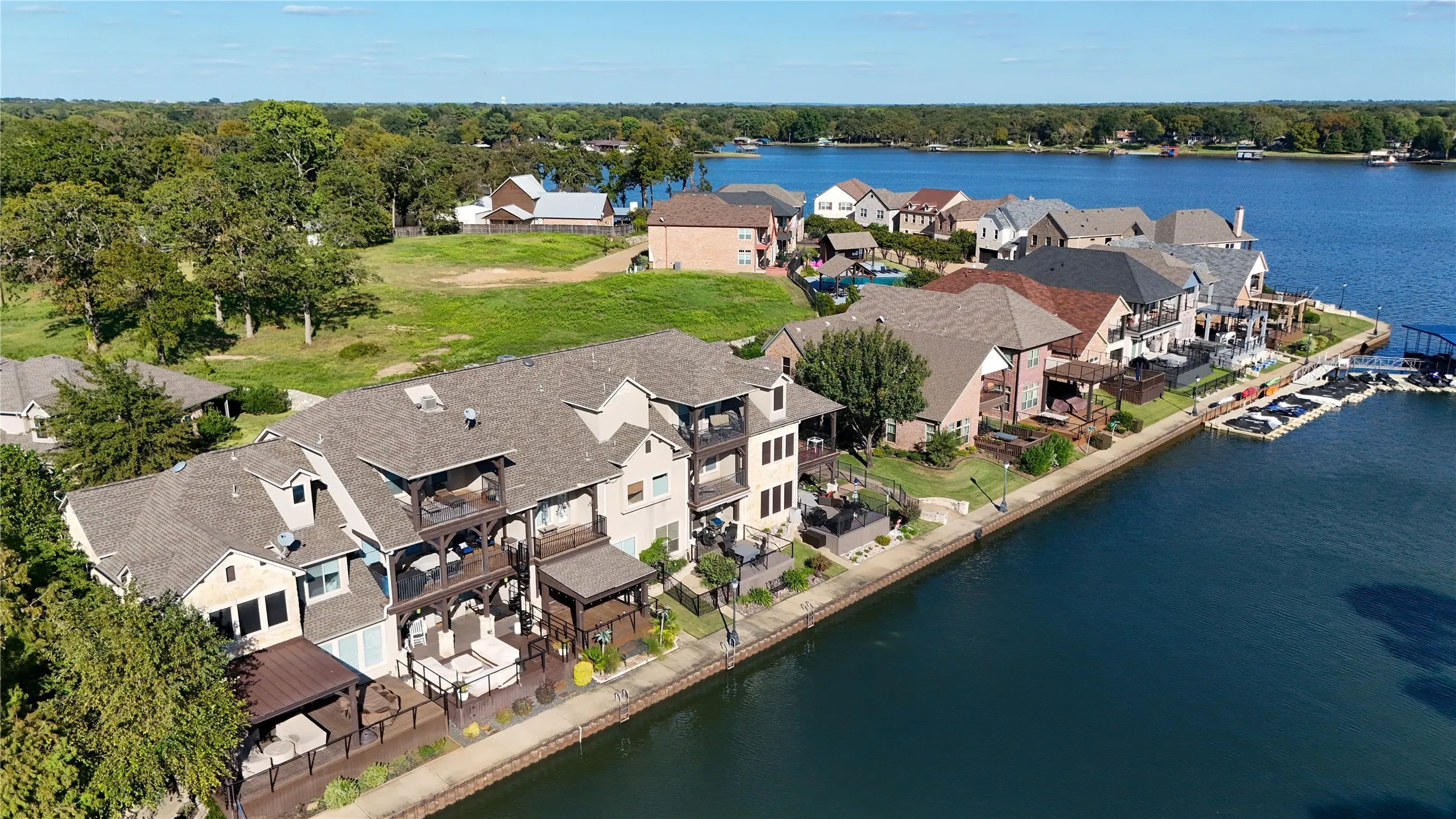 Townhouse For Sale in Henderson County , 124 Marina Drive, Gun Barrel City, Texas 75156, 4 Bedrooms, 3 Bathrooms, 2 Garage spaces, 2,170 Sqft, built in 2008, Preowned, Price $599,000, mls#21235258, Real Estate Agent in Gun Barrel City, Homes For Sale in Henderson county, Homes For Sale in Gun Barrel City, Realtor in Gun Barrel City Texas, Real Estate Brokerage Independent Realty Texas, Luminita Cordes Realtor