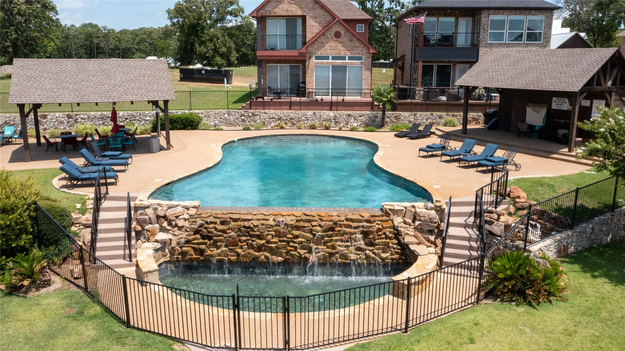 Community infinity edge pool