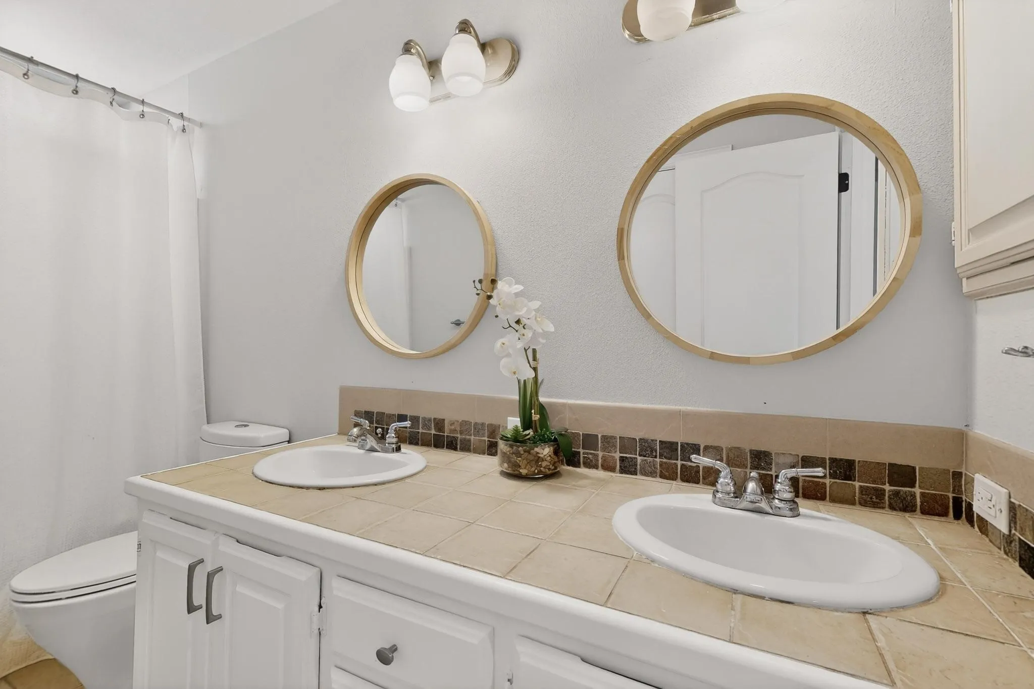 Single Family Residence For Sale in Collin County , 324 Timbercreek Court, Princeton, Texas 75407, 3 Bedroom, 3 Bathroom, 2 Garage spaces, 2,293 Sqft, built in 2005, mls#21240187, Real Estate Agent in Princeton, Homes For Sale in Collin county, Homes For Sale in Princeton, Realtor in Princeton Texas, Real Estate Brokerage Independent Realty Texas, Luminita Cordes Realtor