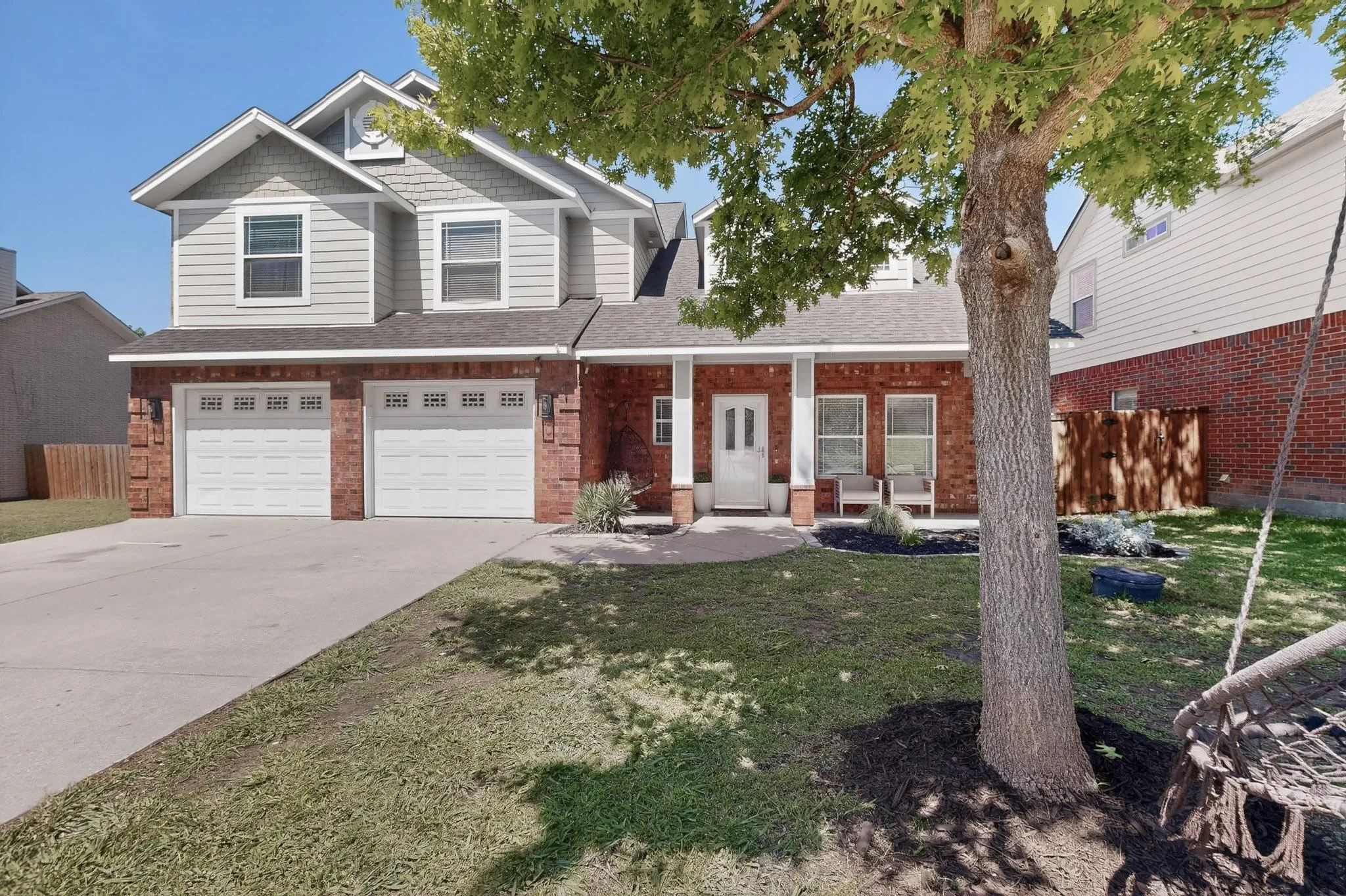 Single Family Residence For Sale in Collin County , 324 Timbercreek Court, Princeton, Texas 75407, 3 Bedroom, 3 Bathroom, 2 Garage spaces, 2,293 Sqft, built in 2005, mls#21240187, Real Estate Agent in Princeton, Homes For Sale in Collin county, Homes For Sale in Princeton, Realtor in Princeton Texas, Real Estate Brokerage Independent Realty Texas, Luminita Cordes Realtor