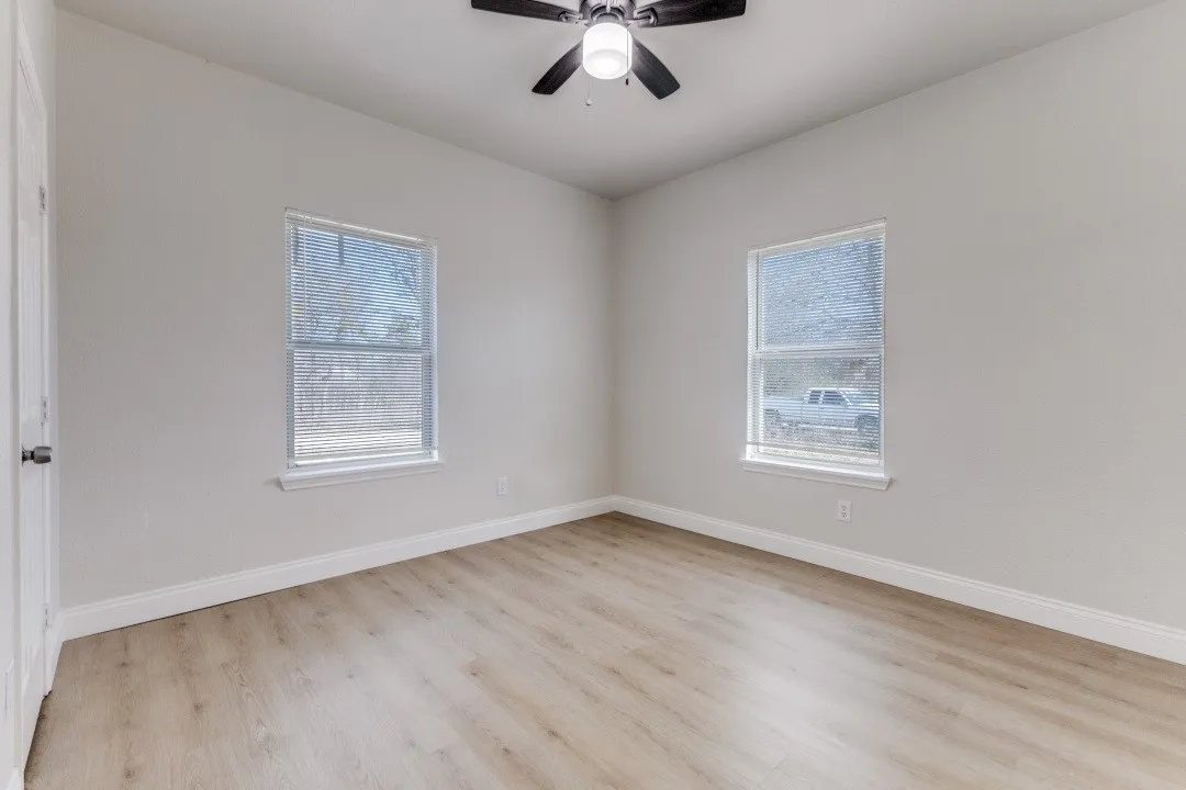 Single Family Residence For Sale in Navarro County , 711 S 3rd Avenue E, Dawson, Texas 76639, 3 Bedroom, 2 Bathroom, Garage spaces, 1,398 Sqft, built in 2021, Preowned, mls#21238957, Real Estate Agent in Dawson, Homes For Sale in Navarro county, Homes For Sale in Dawson, Realtor in Dawson Texas, Real Estate Brokerage Independent Realty Texas, Luminita Cordes Realtor