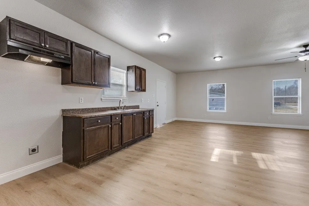 Single Family Residence For Sale in Navarro County , 711 S 3rd Avenue E, Dawson, Texas 76639, 3 Bedroom, 2 Bathroom, Garage spaces, 1,398 Sqft, built in 2021, Preowned, mls#21238957, Real Estate Agent in Dawson, Homes For Sale in Navarro county, Homes For Sale in Dawson, Realtor in Dawson Texas, Real Estate Brokerage Independent Realty Texas, Luminita Cordes Realtor