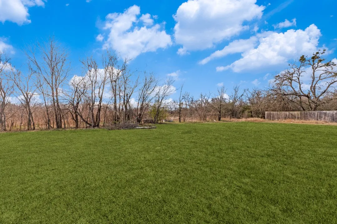 Single Family Residence For Sale in Navarro County , 711 S 3rd Avenue E, Dawson, Texas 76639, 3 Bedroom, 2 Bathroom, Garage spaces, 1,398 Sqft, built in 2021, Preowned, mls#21238957, Real Estate Agent in Dawson, Homes For Sale in Navarro county, Homes For Sale in Dawson, Realtor in Dawson Texas, Real Estate Brokerage Independent Realty Texas, Luminita Cordes Realtor