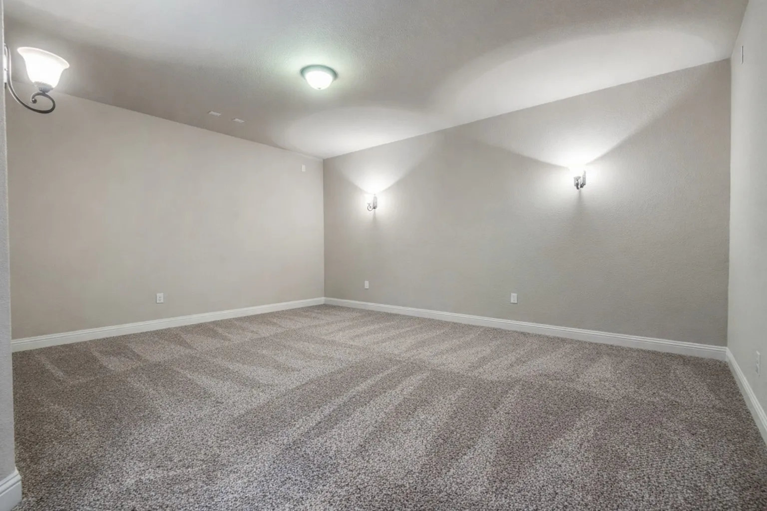 Single Family Residence For Sale in Collin County , 1108 Melcer Street, Plano, Texas 75074, 5 Bedroom, 5 Bathroom, 3 Garage spaces, 3,744 Sqft, built in 2015, Preowned, mls#21239965, Real Estate Agent in Plano, Homes For Sale in Collin county, Homes For Sale in Plano, Realtor in Plano Texas, Real Estate Brokerage Independent Realty Texas, Luminita Cordes Realtor