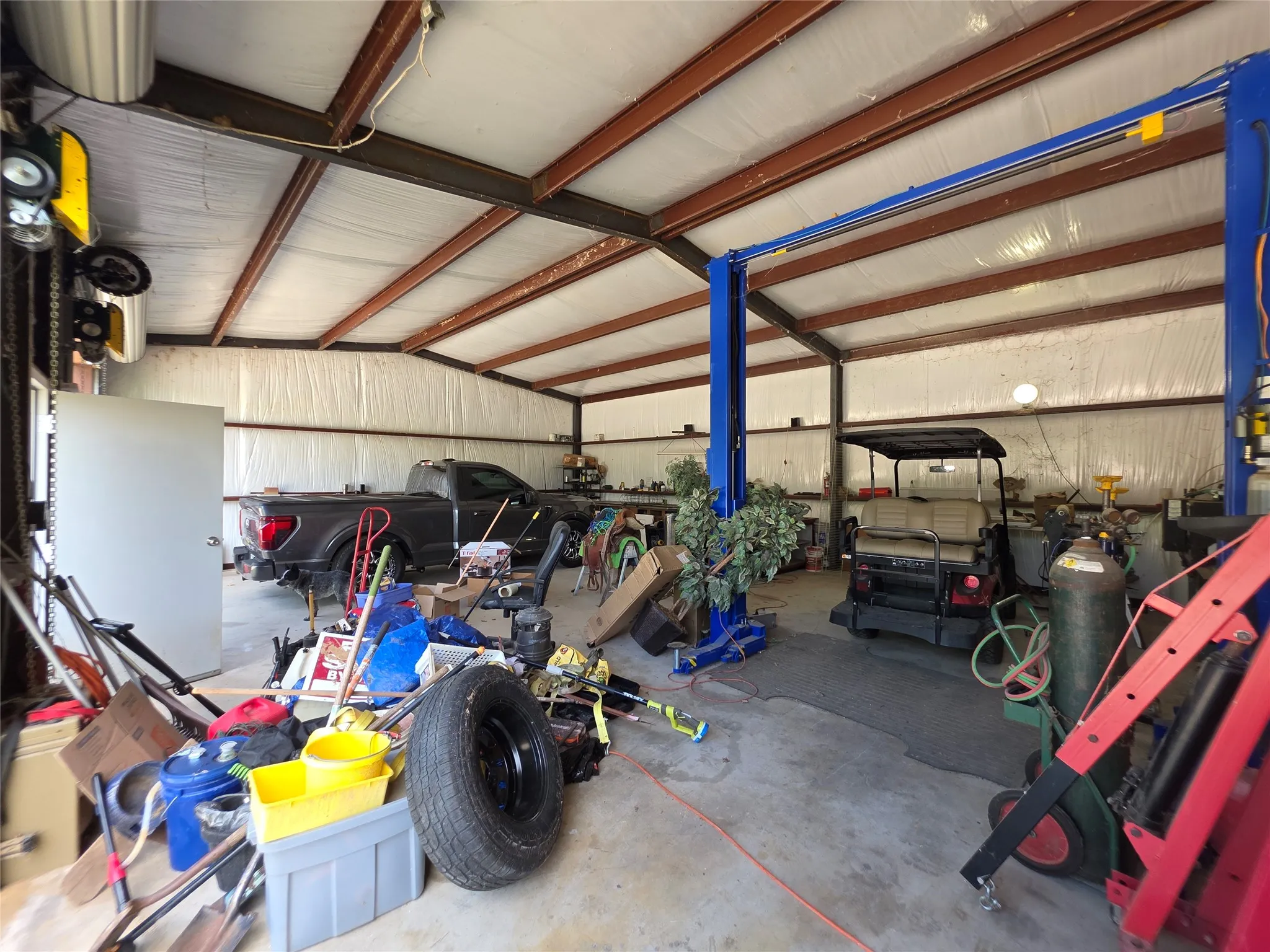 Single Family Residence For Sale in Brown County , 1200 E Fm 2273, May, Texas 76857, 3 Bedroom, 3 Bathroom, 2 Garage spaces, 2,490 Sqft, built in 2011, Preowned, mls#21240140, Real Estate Agent in May, Homes For Sale in Brown county, Homes For Sale in May, Realtor in May Texas, Real Estate Brokerage Independent Realty Texas, Luminita Cordes Realtor