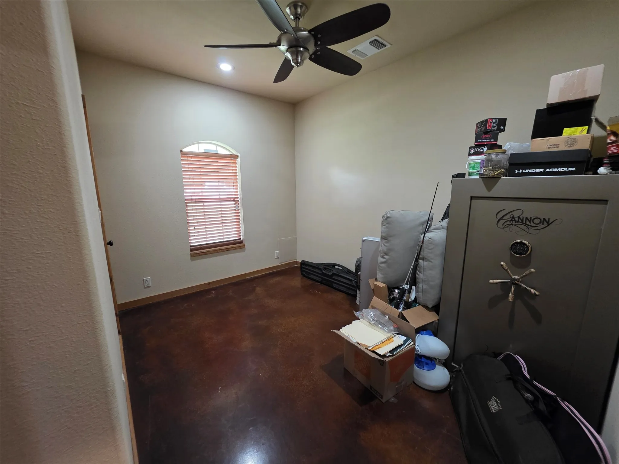 Single Family Residence For Sale in Brown County , 1200 E Fm 2273, May, Texas 76857, 3 Bedroom, 3 Bathroom, 2 Garage spaces, 2,490 Sqft, built in 2011, Preowned, mls#21240140, Real Estate Agent in May, Homes For Sale in Brown county, Homes For Sale in May, Realtor in May Texas, Real Estate Brokerage Independent Realty Texas, Luminita Cordes Realtor