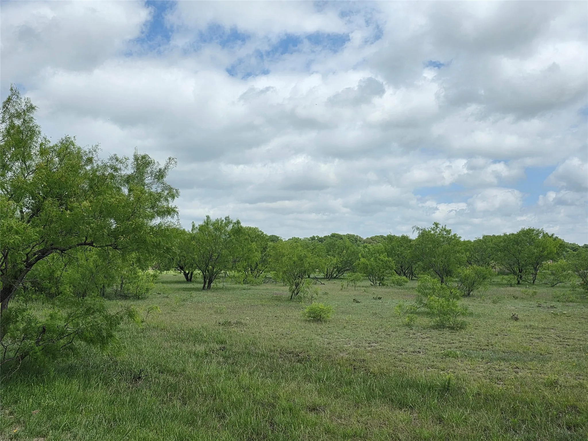 Single Family Residence For Sale in Brown County , 1200 E Fm 2273, May, Texas 76857, 3 Bedroom, 3 Bathroom, 2 Garage spaces, 2,490 Sqft, built in 2011, Preowned, mls#21240140, Real Estate Agent in May, Homes For Sale in Brown county, Homes For Sale in May, Realtor in May Texas, Real Estate Brokerage Independent Realty Texas, Luminita Cordes Realtor