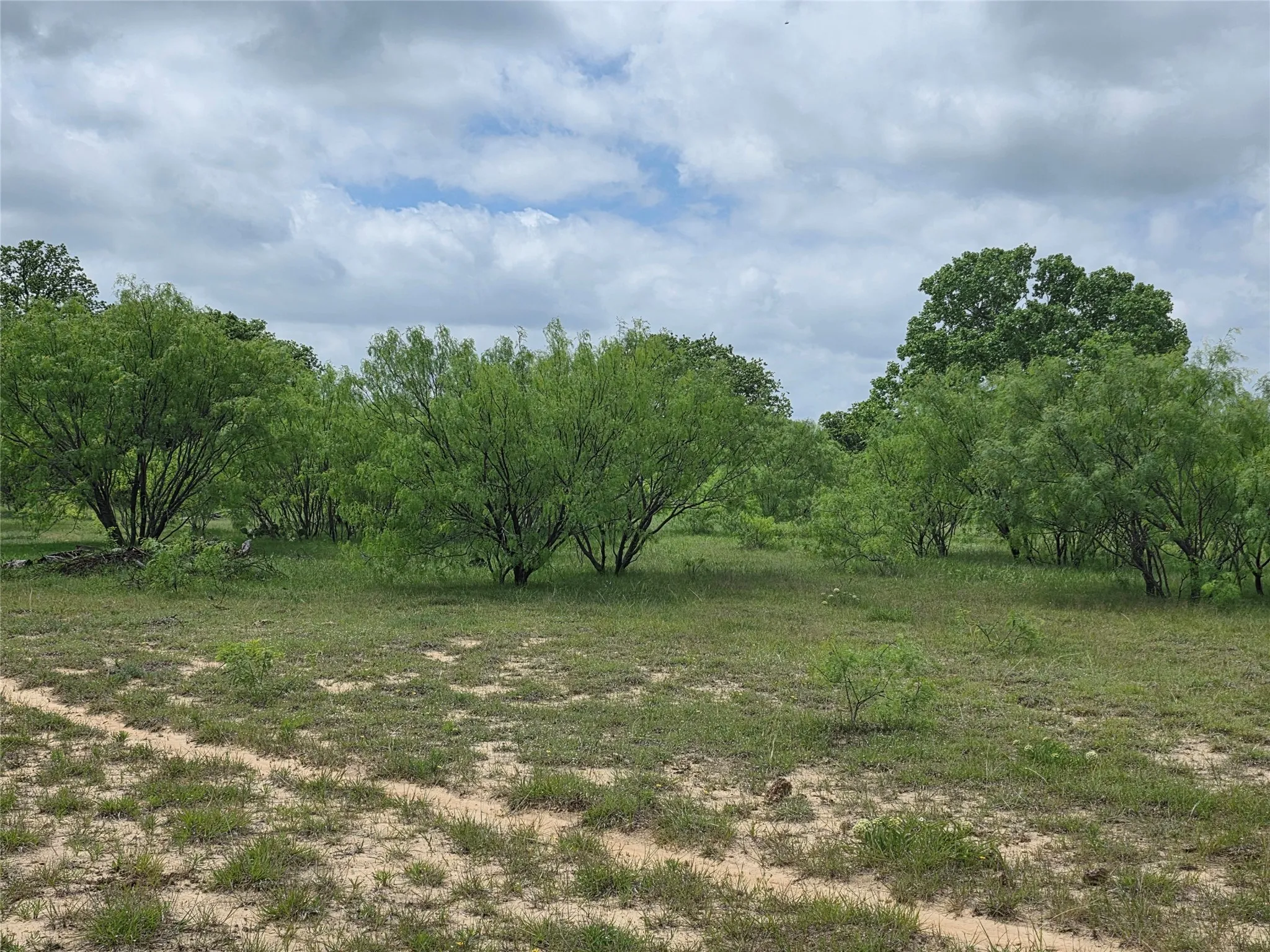 Single Family Residence For Sale in Brown County , 1200 E Fm 2273, May, Texas 76857, 3 Bedroom, 3 Bathroom, 2 Garage spaces, 2,490 Sqft, built in 2011, Preowned, mls#21240140, Real Estate Agent in May, Homes For Sale in Brown county, Homes For Sale in May, Realtor in May Texas, Real Estate Brokerage Independent Realty Texas, Luminita Cordes Realtor