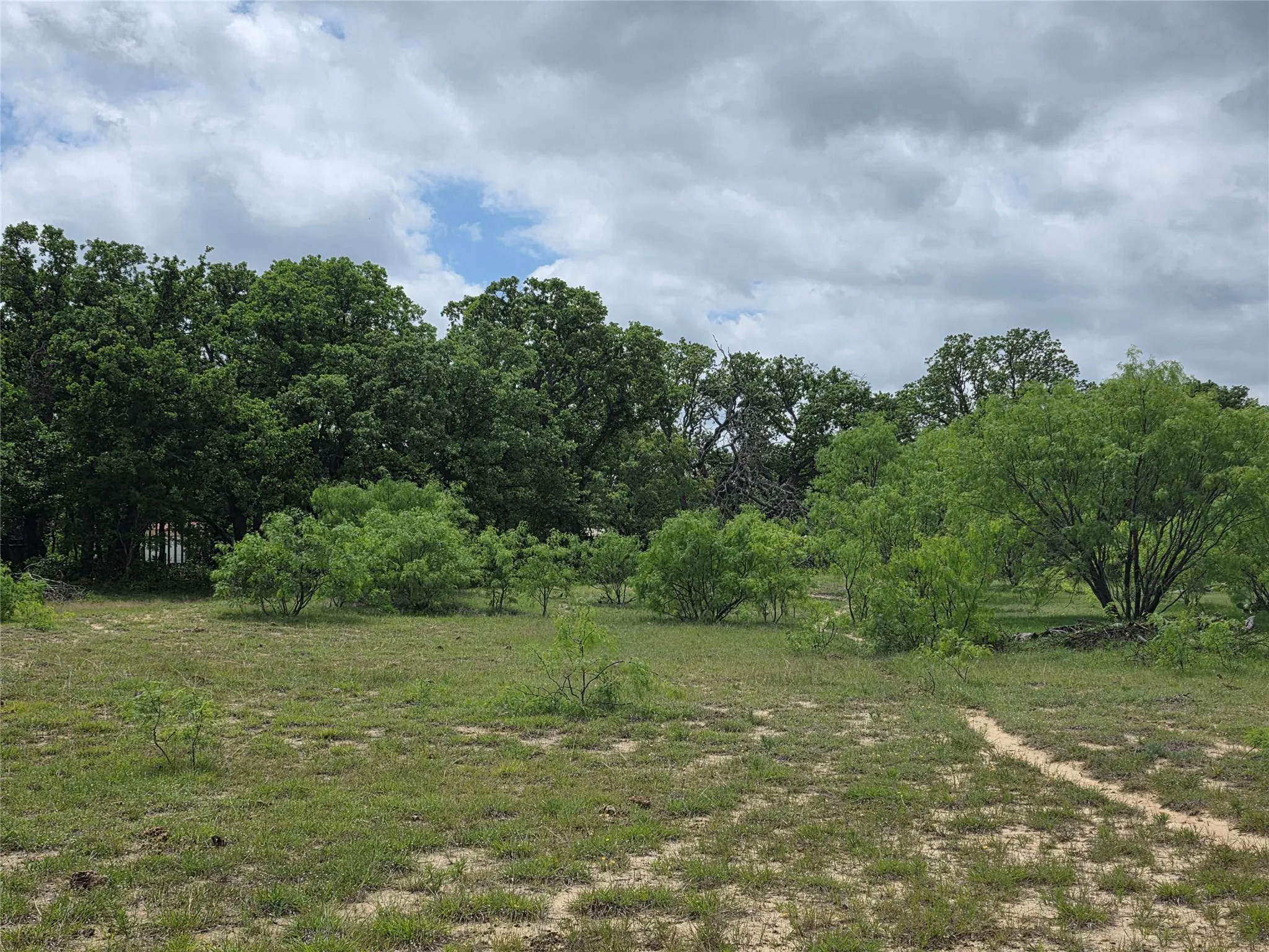 Single Family Residence For Sale in Brown County , 1200 E Fm 2273, May, Texas 76857, 3 Bedroom, 3 Bathroom, 2 Garage spaces, 2,490 Sqft, built in 2011, Preowned, mls#21240140, Real Estate Agent in May, Homes For Sale in Brown county, Homes For Sale in May, Realtor in May Texas, Real Estate Brokerage Independent Realty Texas, Luminita Cordes Realtor