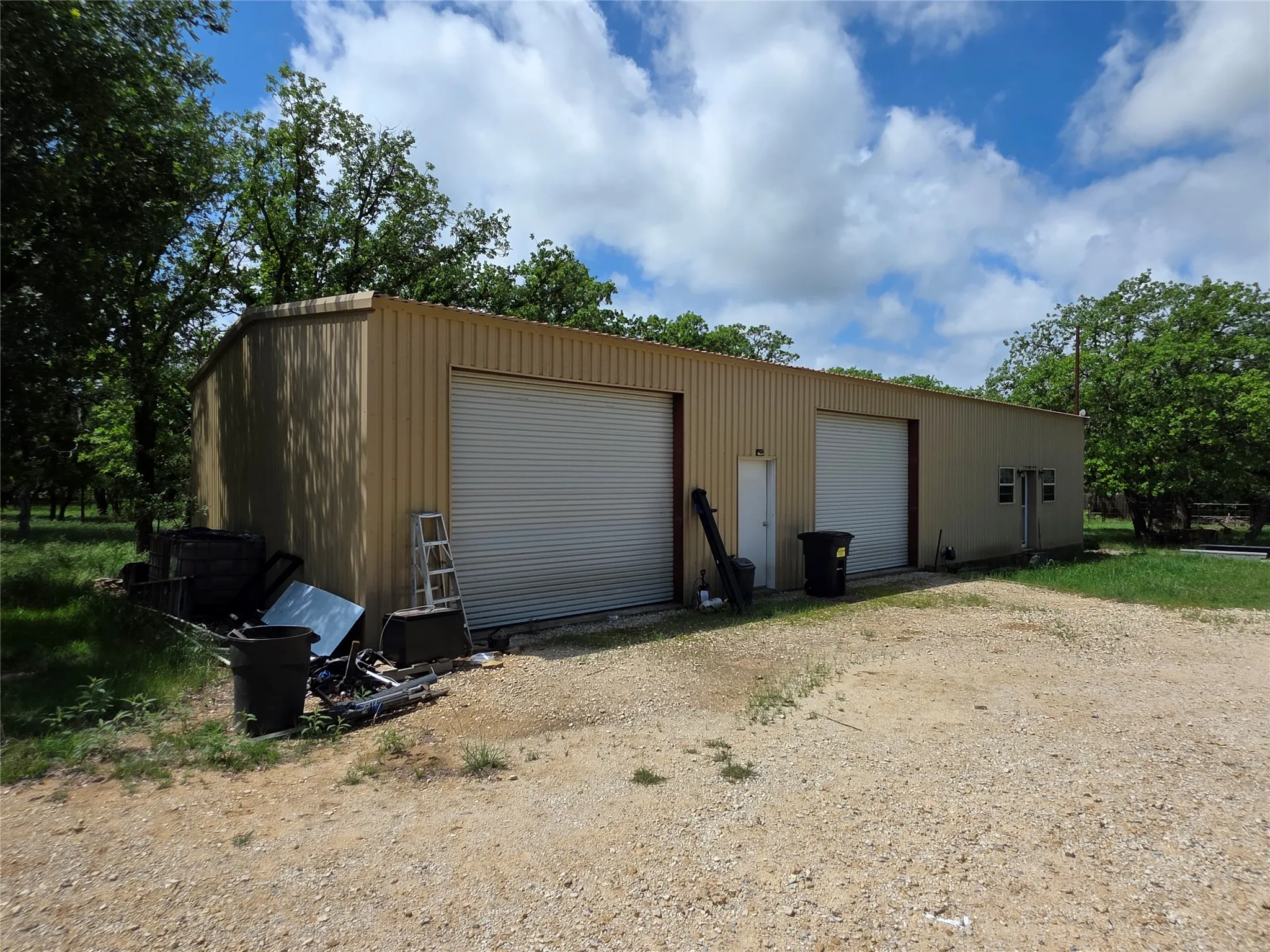 Single Family Residence For Sale in Brown County , 1200 E Fm 2273, May, Texas 76857, 3 Bedroom, 3 Bathroom, 2 Garage spaces, 2,490 Sqft, built in 2011, Preowned, mls#21240140, Real Estate Agent in May, Homes For Sale in Brown county, Homes For Sale in May, Realtor in May Texas, Real Estate Brokerage Independent Realty Texas, Luminita Cordes Realtor