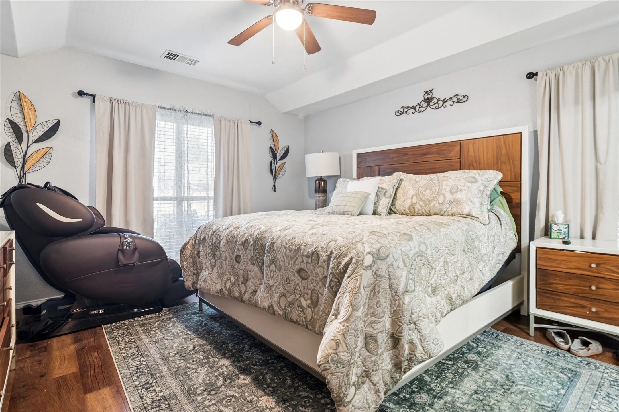 Single Family Residence For Sale in Kaufman County , 522 Pinto Lane, Forney, Texas 75126, 3 Bedroom, 3 Bathroom, 2 Garage spaces, 1,993 Sqft, built in 2002, mls#21240211, Real Estate Agent in Forney, Homes For Sale in Kaufman county, Homes For Sale in Forney, Realtor in Forney Texas, Real Estate Brokerage Independent Realty Texas, Luminita Cordes Realtor