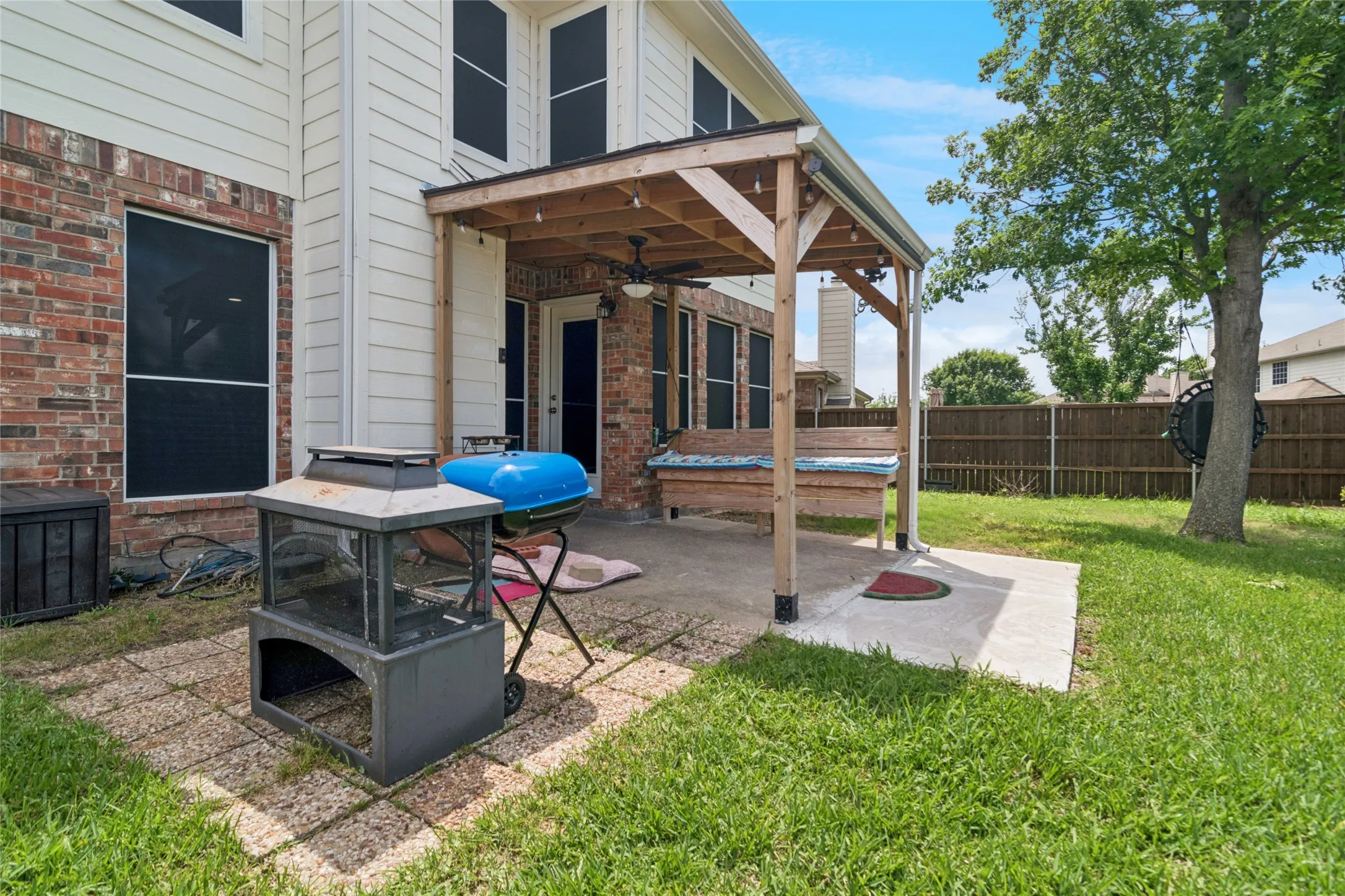 Single Family Residence For Sale in Kaufman County , 522 Pinto Lane, Forney, Texas 75126, 3 Bedroom, 3 Bathroom, 2 Garage spaces, 1,993 Sqft, built in 2002, mls#21240211, Real Estate Agent in Forney, Homes For Sale in Kaufman county, Homes For Sale in Forney, Realtor in Forney Texas, Real Estate Brokerage Independent Realty Texas, Luminita Cordes Realtor