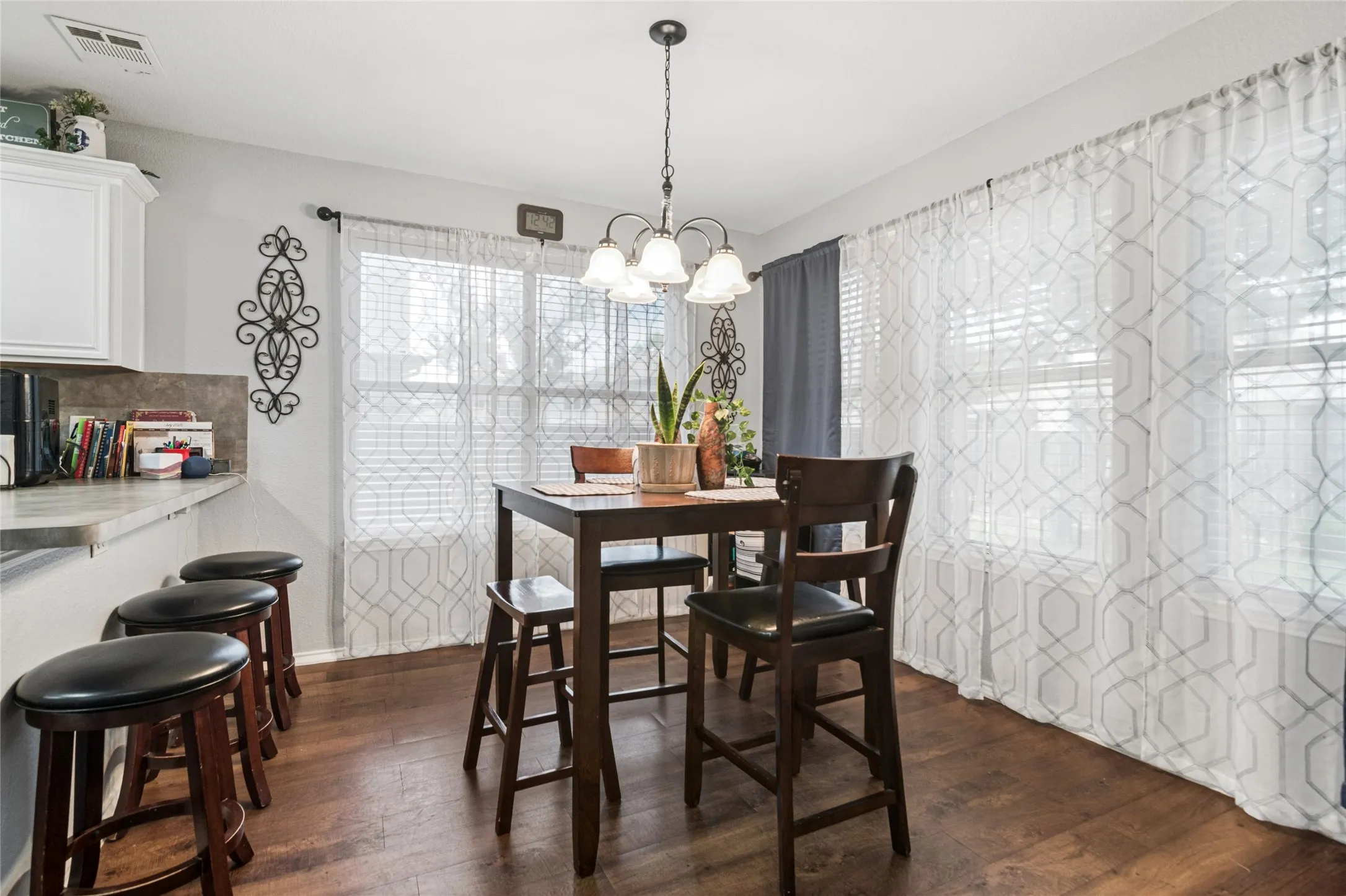 Single Family Residence For Sale in Kaufman County , 522 Pinto Lane, Forney, Texas 75126, 3 Bedroom, 3 Bathroom, 2 Garage spaces, 1,993 Sqft, built in 2002, mls#21240211, Real Estate Agent in Forney, Homes For Sale in Kaufman county, Homes For Sale in Forney, Realtor in Forney Texas, Real Estate Brokerage Independent Realty Texas, Luminita Cordes Realtor