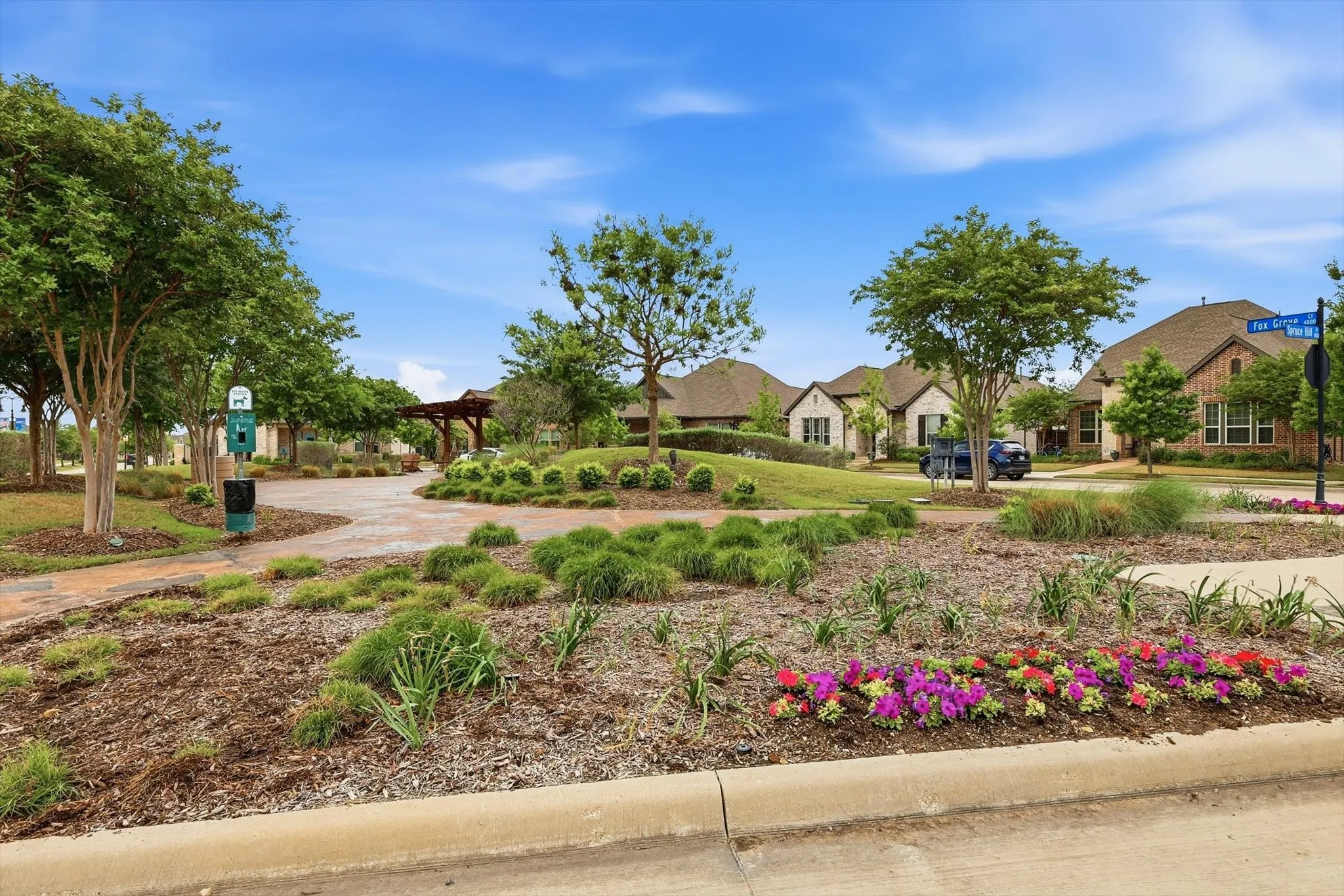Single Family Residence For Sale in Tarrant County , 4817 Beaver Creek Drive, Arlington, Texas 76005, 2 Bedroom, 2 Bathroom, 2 Garage spaces, 2,264 Sqft, built in 2021, mls#21239532, Real Estate Agent in Arlington, Homes For Sale in Tarrant county, Homes For Sale in Arlington, Realtor in Arlington Texas, Real Estate Brokerage Independent Realty Texas, Luminita Cordes Realtor