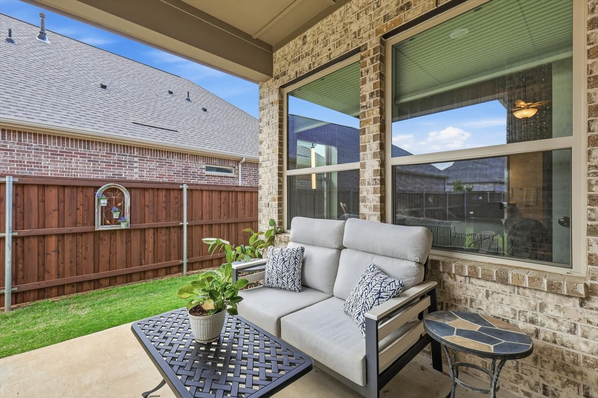 Single Family Residence For Sale in Tarrant County , 4817 Beaver Creek Drive, Arlington, Texas 76005, 2 Bedroom, 2 Bathroom, 2 Garage spaces, 2,264 Sqft, built in 2021, mls#21239532, Real Estate Agent in Arlington, Homes For Sale in Tarrant county, Homes For Sale in Arlington, Realtor in Arlington Texas, Real Estate Brokerage Independent Realty Texas, Luminita Cordes Realtor