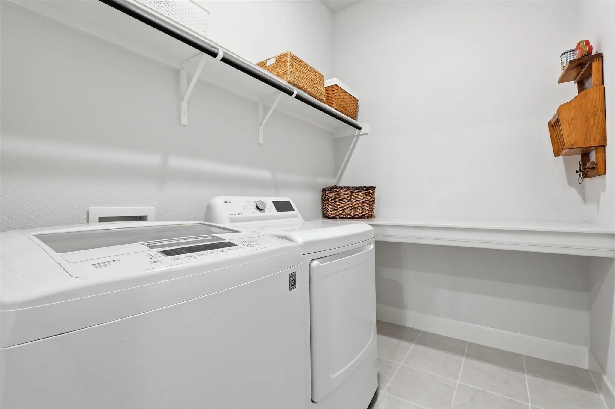 Single Family Residence For Sale in Tarrant County , 4817 Beaver Creek Drive, Arlington, Texas 76005, 2 Bedroom, 2 Bathroom, 2 Garage spaces, 2,264 Sqft, built in 2021, mls#21239532, Real Estate Agent in Arlington, Homes For Sale in Tarrant county, Homes For Sale in Arlington, Realtor in Arlington Texas, Real Estate Brokerage Independent Realty Texas, Luminita Cordes Realtor