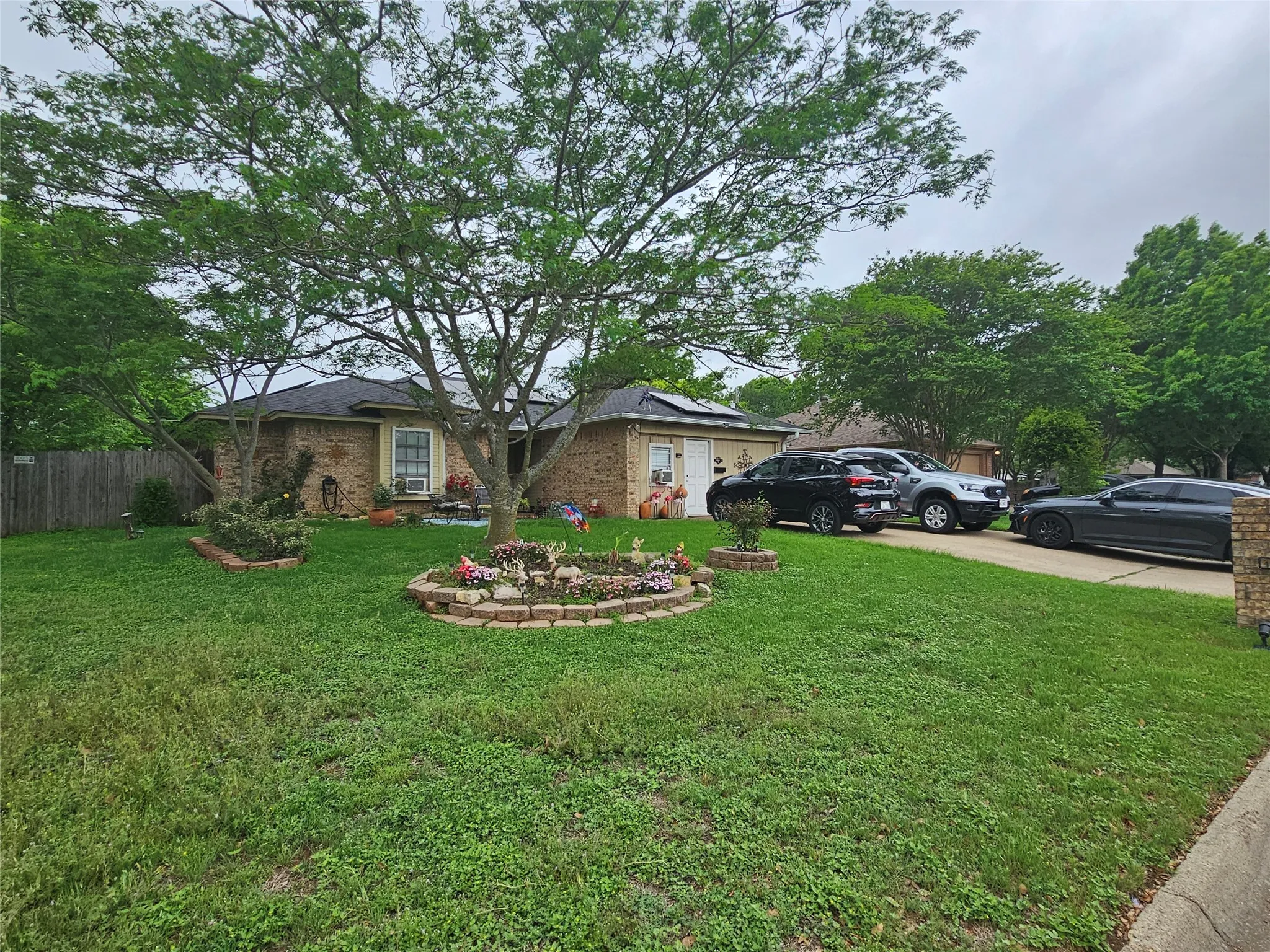 Single Family Residence For Sale in Johnson County , 1306 Clearfield Drive, Cleburne, Texas 76033, 4 Bedroom, 2 Bathroom, Garage spaces, 1,702 Sqft, built in 1986, mls#21240088, Real Estate Agent in Cleburne, Homes For Sale in Johnson county, Homes For Sale in Cleburne, Realtor in Cleburne Texas, Real Estate Brokerage Independent Realty Texas, Luminita Cordes Realtor