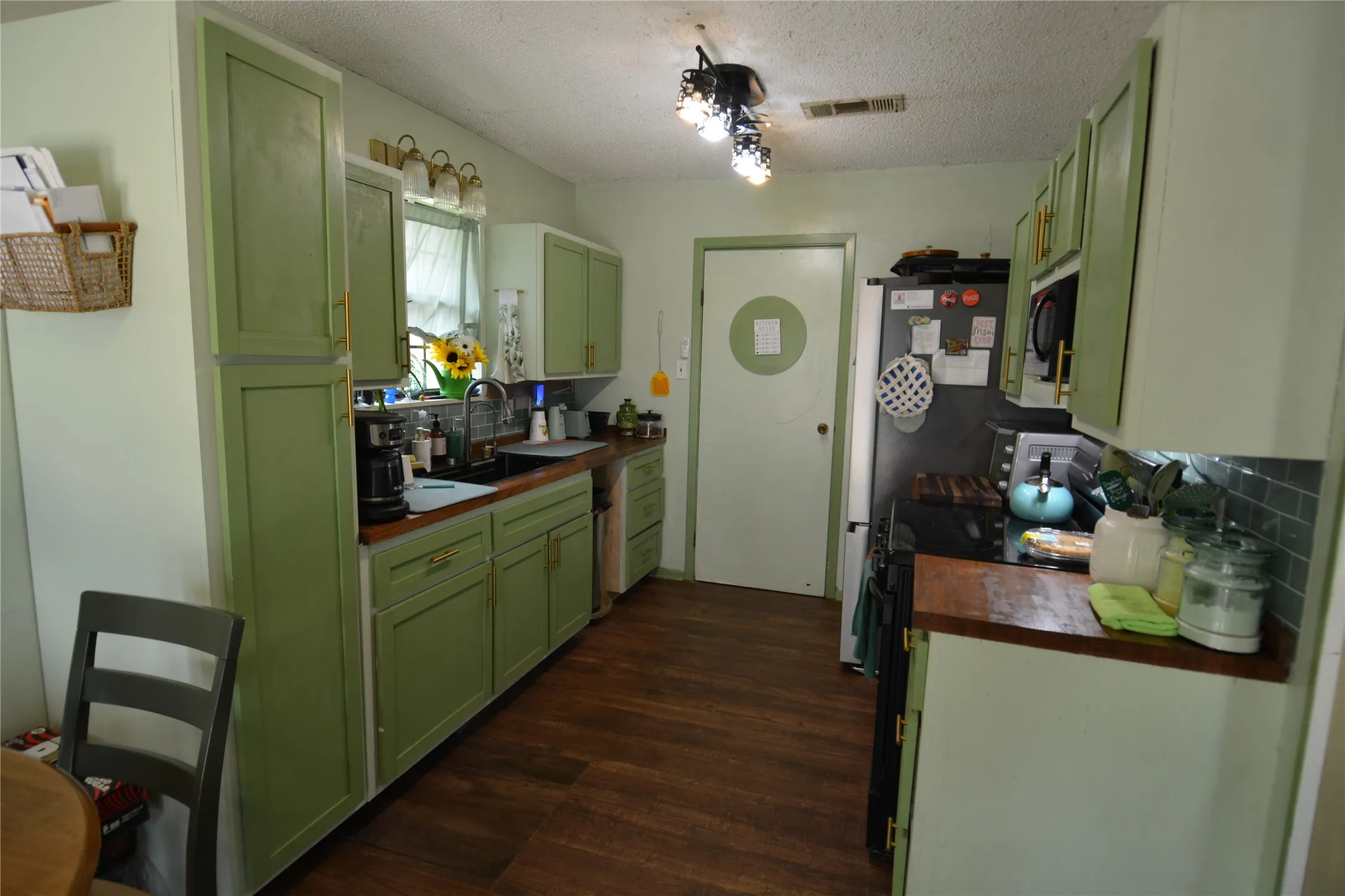 Single Family Residence For Sale in Johnson County , 1306 Clearfield Drive, Cleburne, Texas 76033, 4 Bedroom, 2 Bathroom, Garage spaces, 1,702 Sqft, built in 1986, mls#21240088, Real Estate Agent in Cleburne, Homes For Sale in Johnson county, Homes For Sale in Cleburne, Realtor in Cleburne Texas, Real Estate Brokerage Independent Realty Texas, Luminita Cordes Realtor