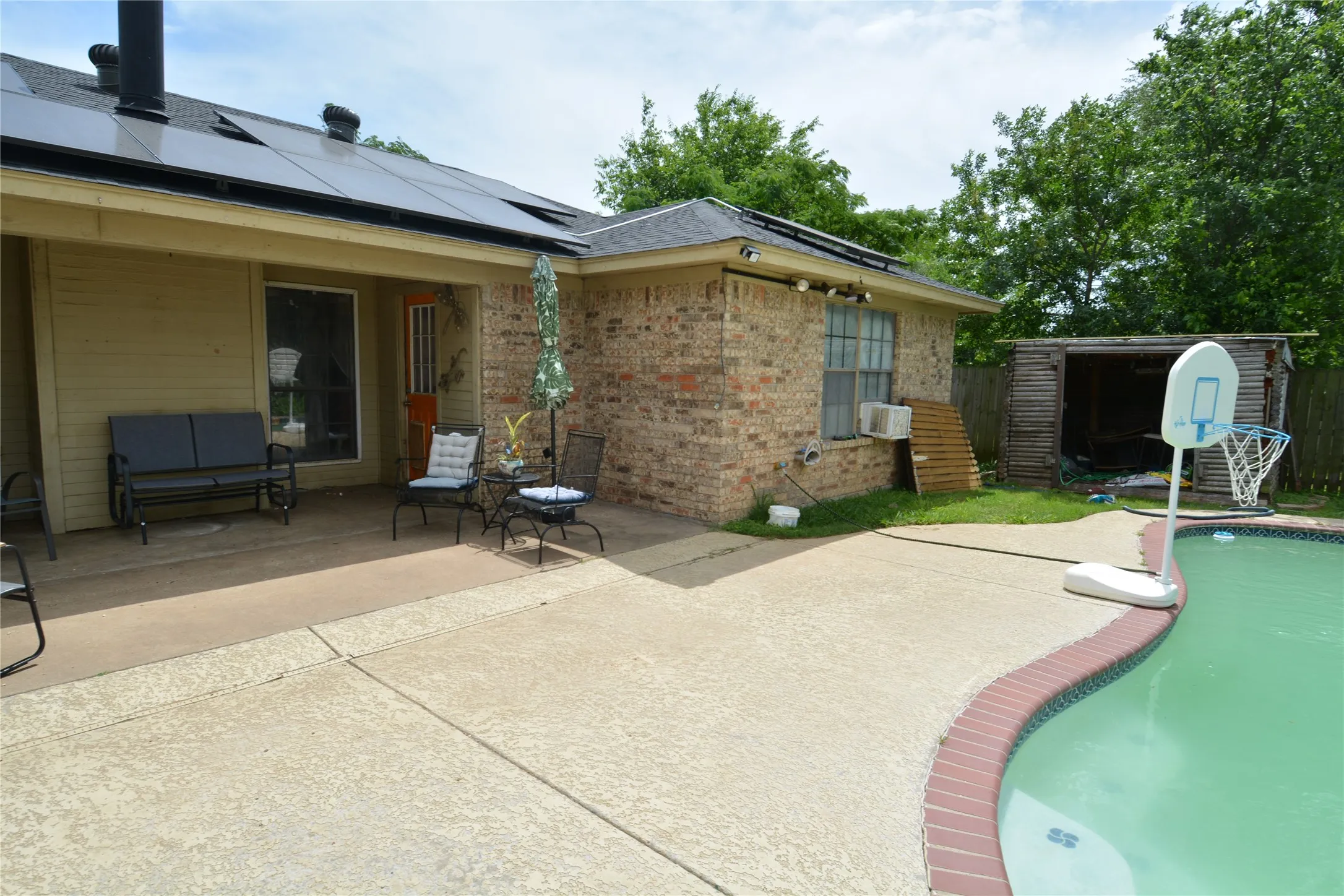 Single Family Residence For Sale in Johnson County , 1306 Clearfield Drive, Cleburne, Texas 76033, 4 Bedroom, 2 Bathroom, Garage spaces, 1,702 Sqft, built in 1986, mls#21240088, Real Estate Agent in Cleburne, Homes For Sale in Johnson county, Homes For Sale in Cleburne, Realtor in Cleburne Texas, Real Estate Brokerage Independent Realty Texas, Luminita Cordes Realtor