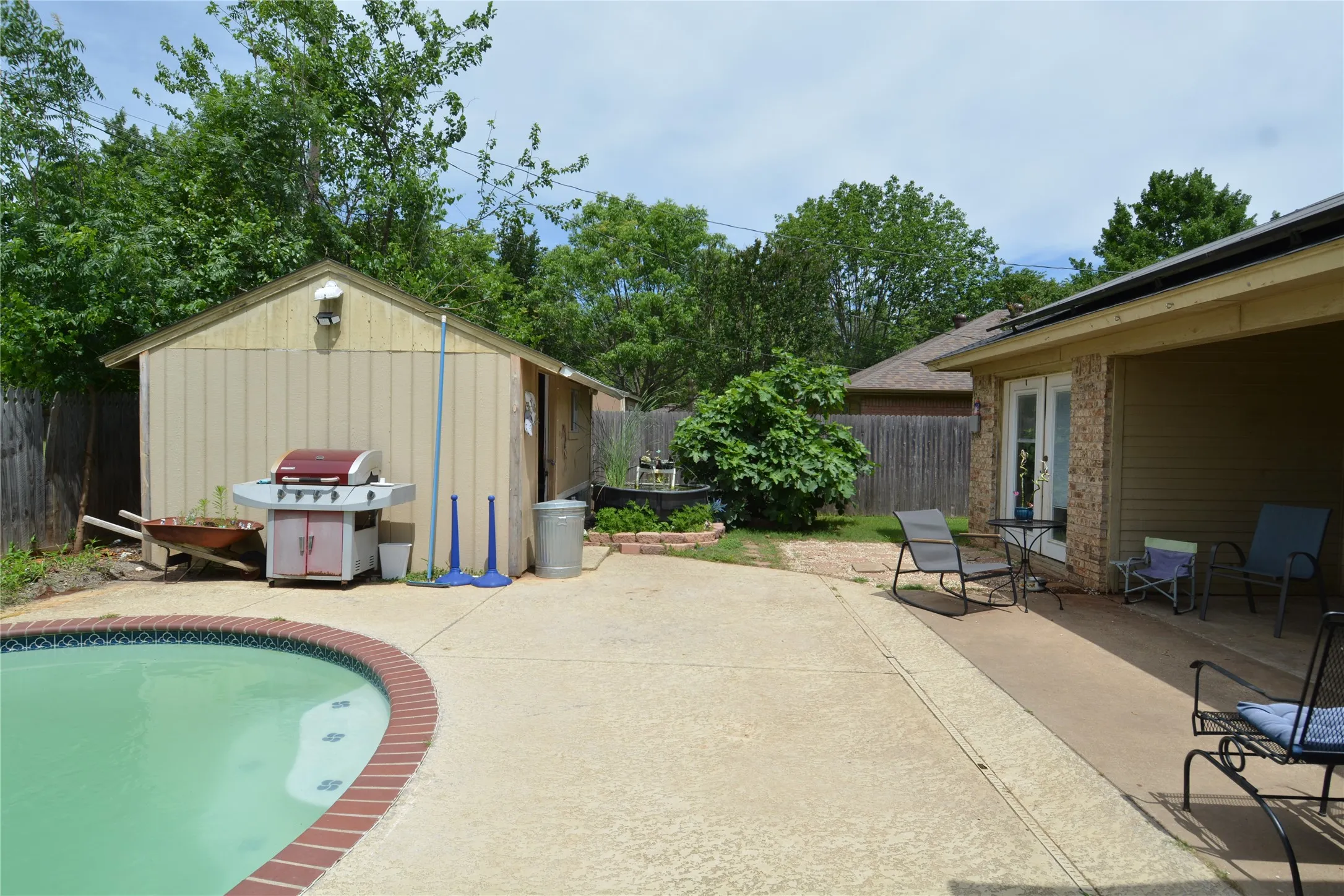Single Family Residence For Sale in Johnson County , 1306 Clearfield Drive, Cleburne, Texas 76033, 4 Bedroom, 2 Bathroom, Garage spaces, 1,702 Sqft, built in 1986, mls#21240088, Real Estate Agent in Cleburne, Homes For Sale in Johnson county, Homes For Sale in Cleburne, Realtor in Cleburne Texas, Real Estate Brokerage Independent Realty Texas, Luminita Cordes Realtor