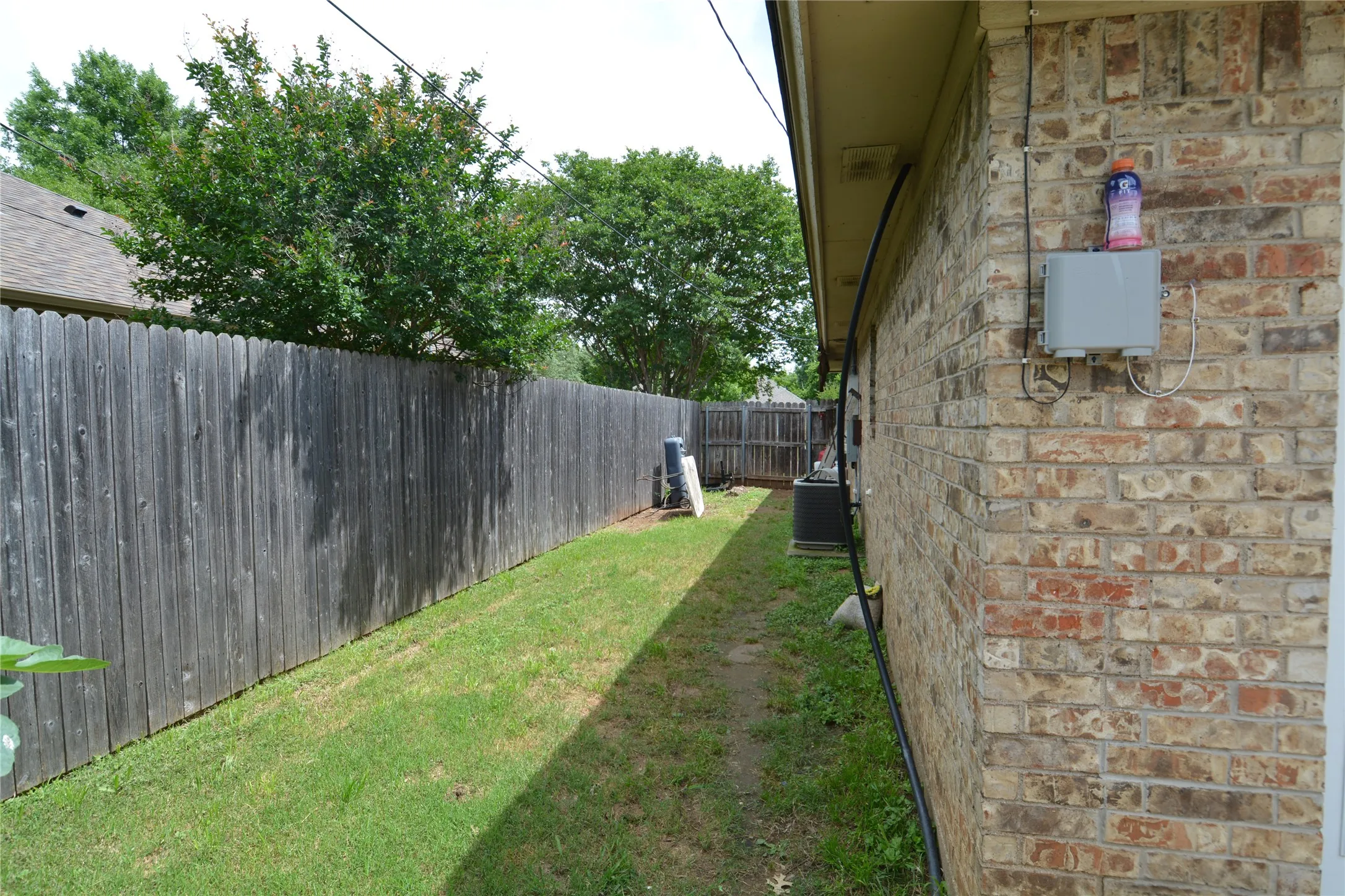 Single Family Residence For Sale in Johnson County , 1306 Clearfield Drive, Cleburne, Texas 76033, 4 Bedroom, 2 Bathroom, Garage spaces, 1,702 Sqft, built in 1986, mls#21240088, Real Estate Agent in Cleburne, Homes For Sale in Johnson county, Homes For Sale in Cleburne, Realtor in Cleburne Texas, Real Estate Brokerage Independent Realty Texas, Luminita Cordes Realtor