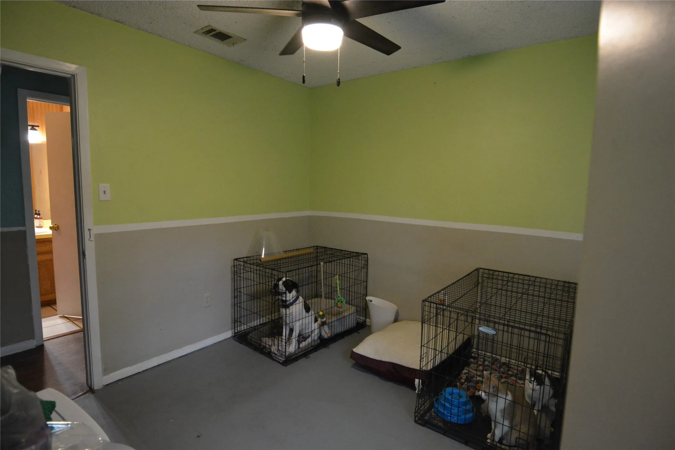 Single Family Residence For Sale in Johnson County , 1306 Clearfield Drive, Cleburne, Texas 76033, 4 Bedroom, 2 Bathroom, Garage spaces, 1,702 Sqft, built in 1986, mls#21240088, Real Estate Agent in Cleburne, Homes For Sale in Johnson county, Homes For Sale in Cleburne, Realtor in Cleburne Texas, Real Estate Brokerage Independent Realty Texas, Luminita Cordes Realtor