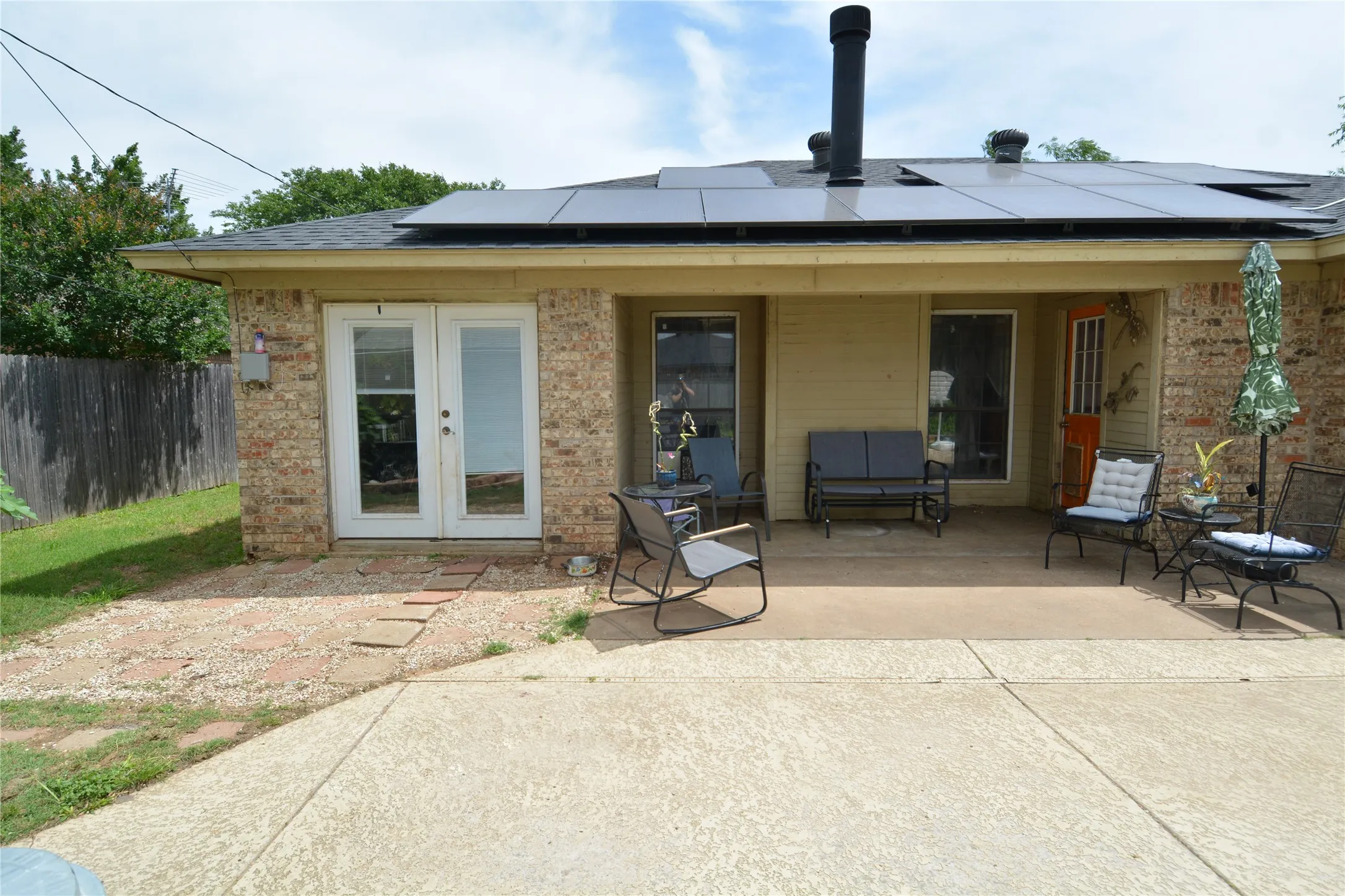 Single Family Residence For Sale in Johnson County , 1306 Clearfield Drive, Cleburne, Texas 76033, 4 Bedroom, 2 Bathroom, Garage spaces, 1,702 Sqft, built in 1986, mls#21240088, Real Estate Agent in Cleburne, Homes For Sale in Johnson county, Homes For Sale in Cleburne, Realtor in Cleburne Texas, Real Estate Brokerage Independent Realty Texas, Luminita Cordes Realtor