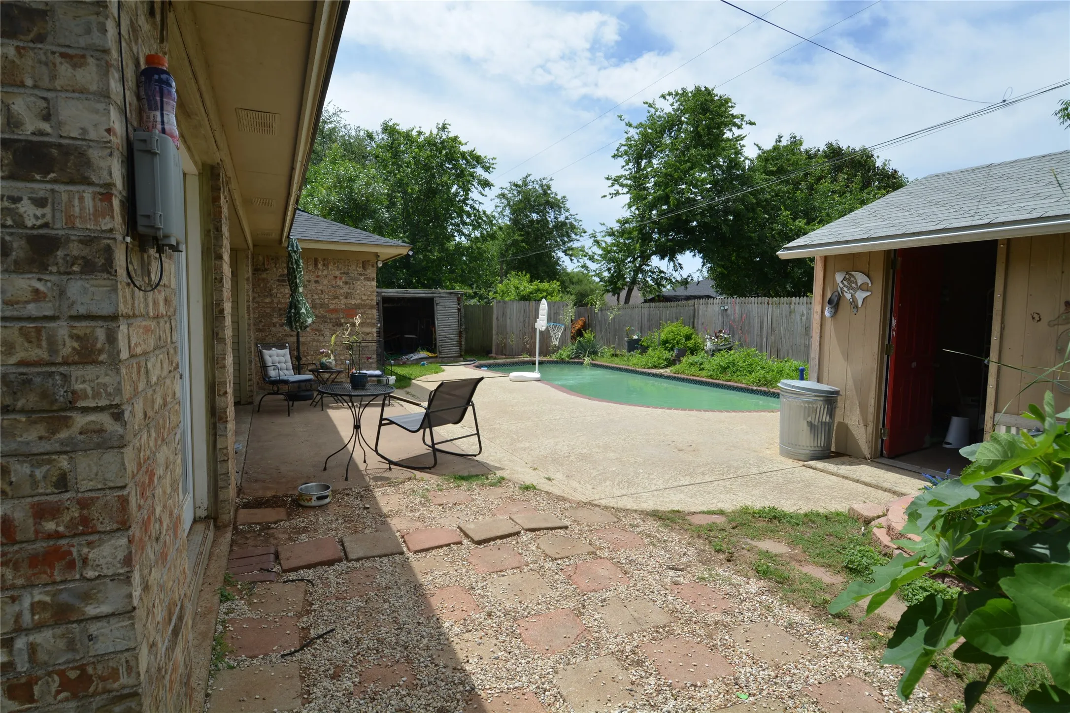 Single Family Residence For Sale in Johnson County , 1306 Clearfield Drive, Cleburne, Texas 76033, 4 Bedroom, 2 Bathroom, Garage spaces, 1,702 Sqft, built in 1986, mls#21240088, Real Estate Agent in Cleburne, Homes For Sale in Johnson county, Homes For Sale in Cleburne, Realtor in Cleburne Texas, Real Estate Brokerage Independent Realty Texas, Luminita Cordes Realtor