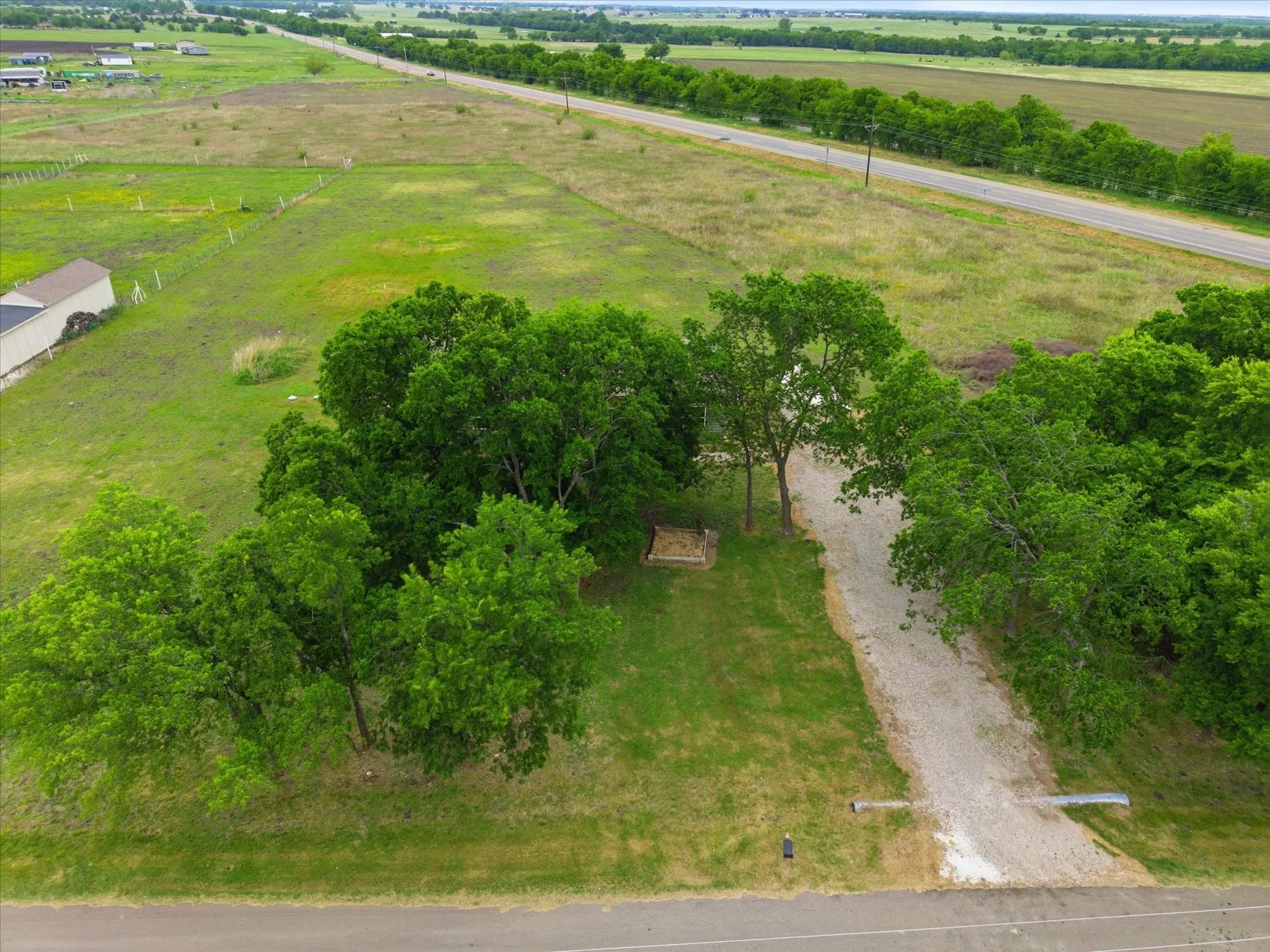 Mobile Home For Sale in Hunt County , 8645 County Road 1143, Celeste, Texas 75423, 4 Bedroom, 2 Bathroom, Garage spaces, 2,176 Sqft, built in 2018, Preowned, mls#21223360, Real Estate Agent in Celeste, Homes For Sale in Hunt county, Homes For Sale in Celeste, Realtor in Celeste Texas, Real Estate Brokerage Independent Realty Texas, Luminita Cordes Realtor