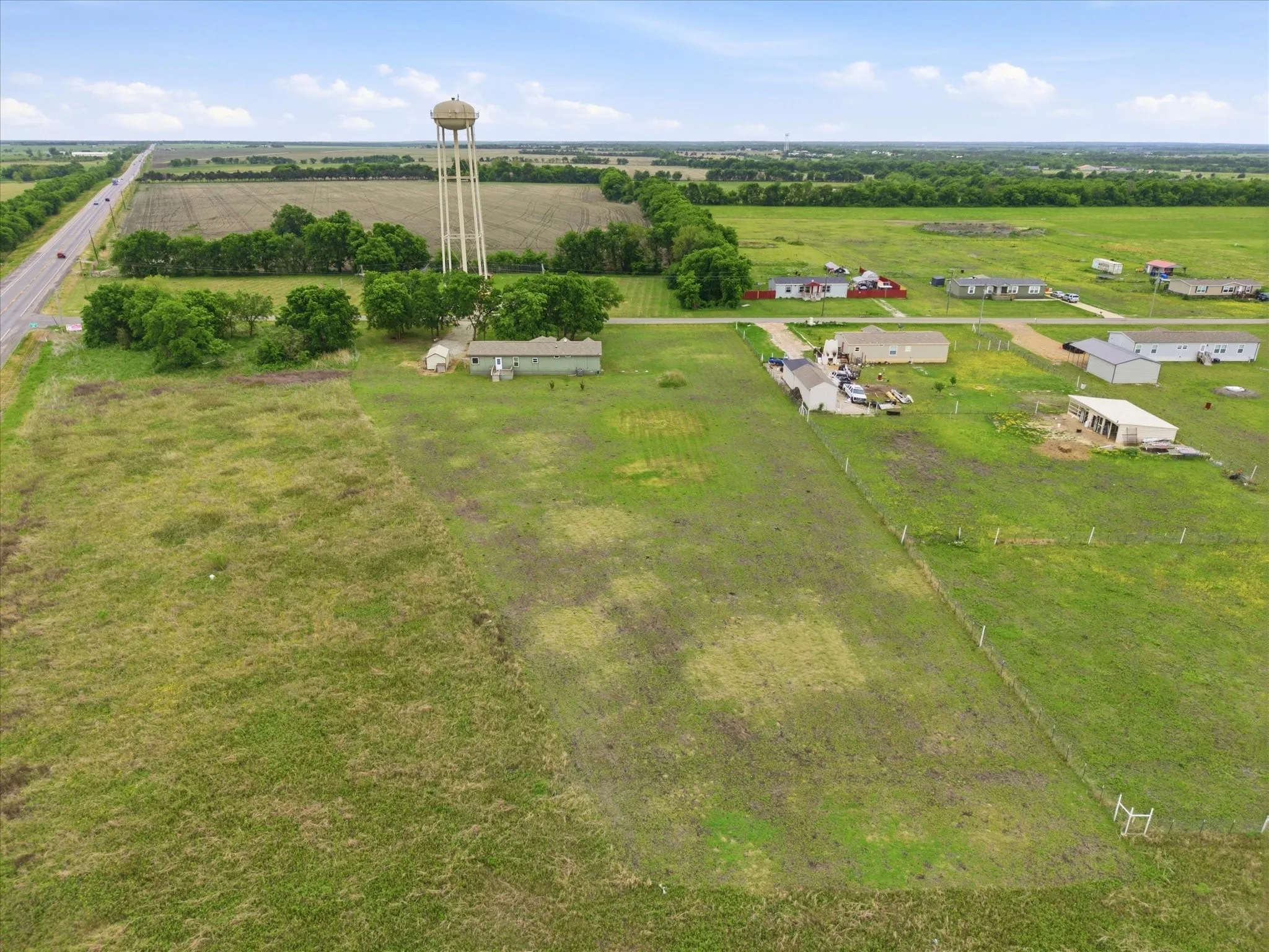 Mobile Home For Sale in Hunt County , 8645 County Road 1143, Celeste, Texas 75423, 4 Bedroom, 2 Bathroom, Garage spaces, 2,176 Sqft, built in 2018, Preowned, mls#21223360, Real Estate Agent in Celeste, Homes For Sale in Hunt county, Homes For Sale in Celeste, Realtor in Celeste Texas, Real Estate Brokerage Independent Realty Texas, Luminita Cordes Realtor