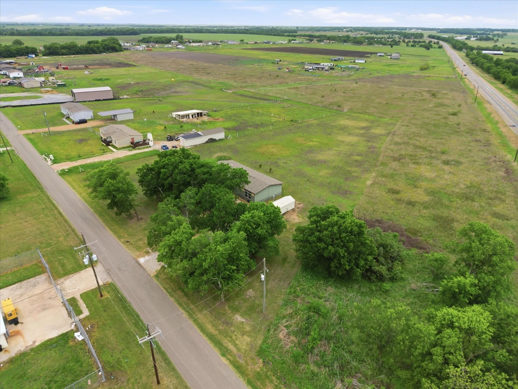 Mobile Home For Sale in Hunt County , 8645 County Road 1143, Celeste, Texas 75423, 4 Bedroom, 2 Bathroom, Garage spaces, 2,176 Sqft, built in 2018, Preowned, mls#21223360, Real Estate Agent in Celeste, Homes For Sale in Hunt county, Homes For Sale in Celeste, Realtor in Celeste Texas, Real Estate Brokerage Independent Realty Texas, Luminita Cordes Realtor