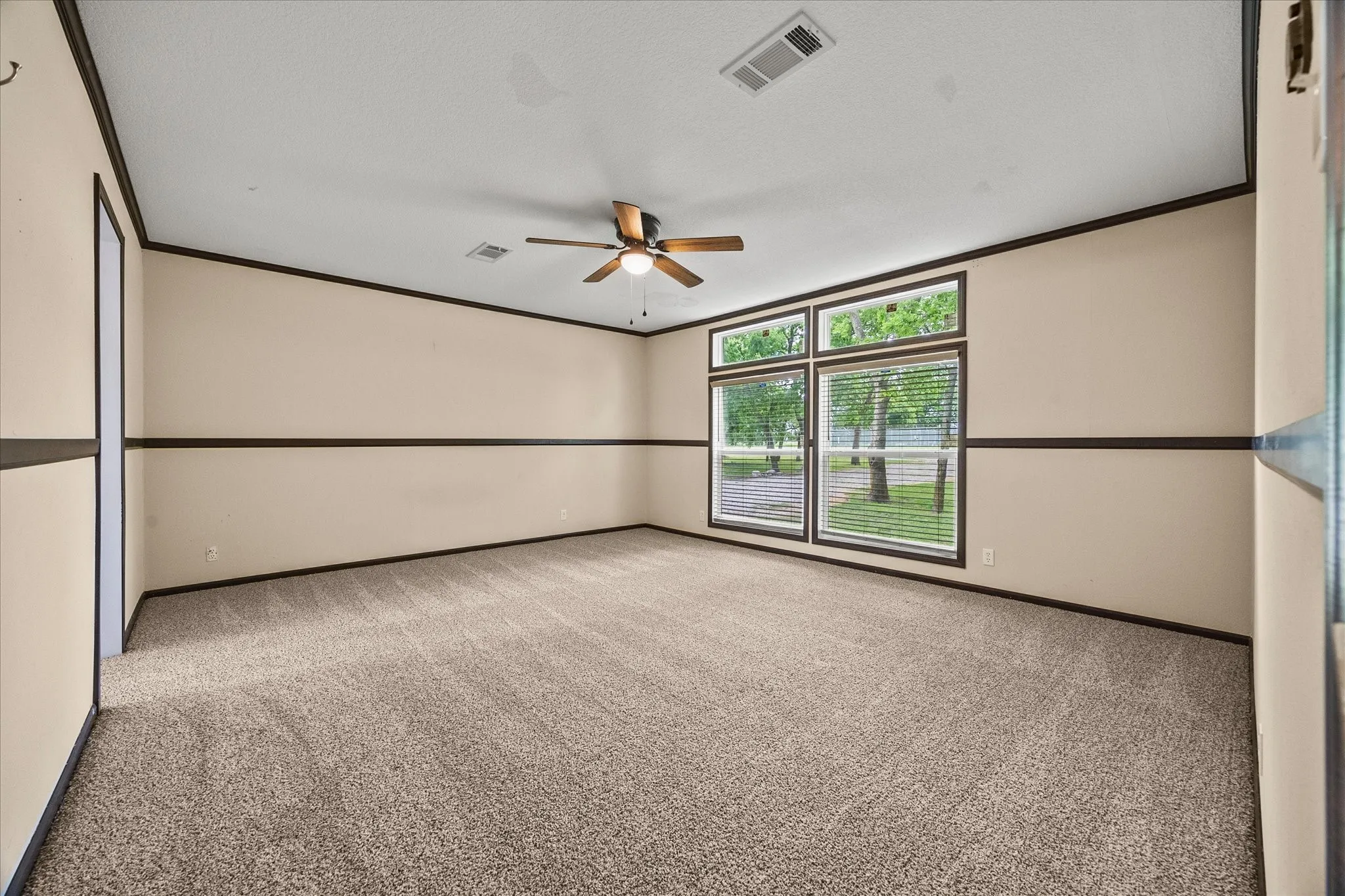 Mobile Home For Sale in Hunt County , 8645 County Road 1143, Celeste, Texas 75423, 4 Bedroom, 2 Bathroom, Garage spaces, 2,176 Sqft, built in 2018, Preowned, mls#21223360, Real Estate Agent in Celeste, Homes For Sale in Hunt county, Homes For Sale in Celeste, Realtor in Celeste Texas, Real Estate Brokerage Independent Realty Texas, Luminita Cordes Realtor