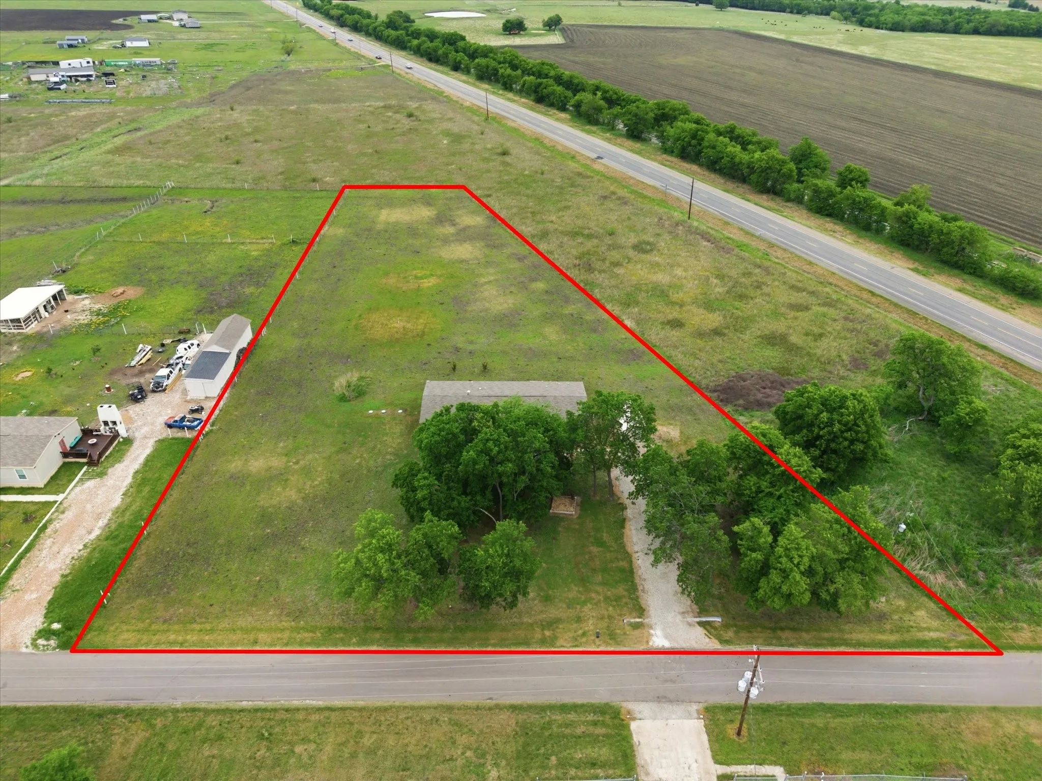 Mobile Home For Sale in Hunt County , 8645 County Road 1143, Celeste, Texas 75423, 4 Bedroom, 2 Bathroom, Garage spaces, 2,176 Sqft, built in 2018, Preowned, mls#21223360, Real Estate Agent in Celeste, Homes For Sale in Hunt county, Homes For Sale in Celeste, Realtor in Celeste Texas, Real Estate Brokerage Independent Realty Texas, Luminita Cordes Realtor