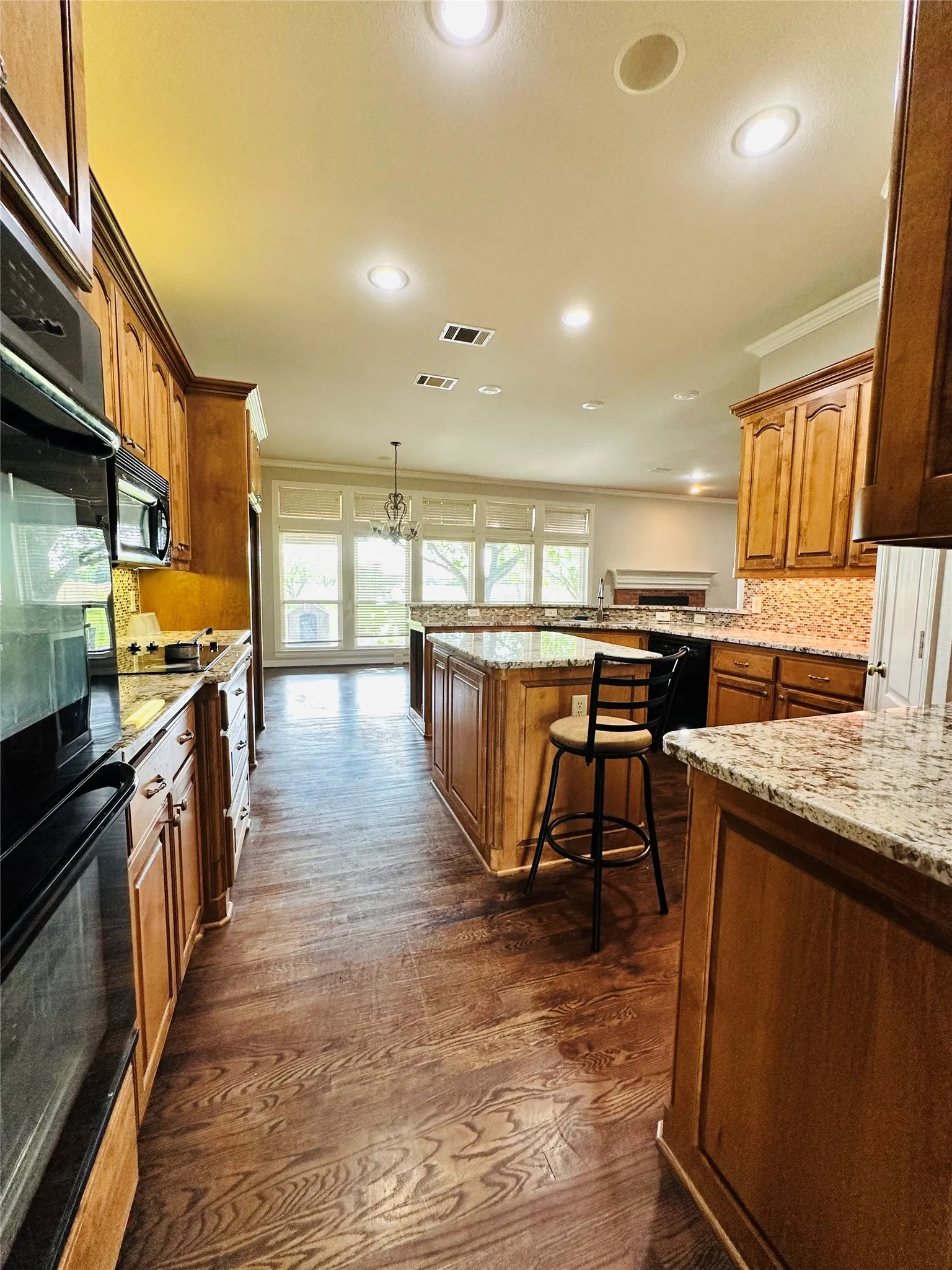 Single Family Residence For Sale in Kaufman County , 16547 State Highway 205, Terrell, Texas 75160, 4 Bedroom, 3 Bathroom, 2 Garage spaces, 3,089 Sqft, built in 2001, mls#21239642, Real Estate Agent in Terrell, Homes For Sale in Kaufman county, Homes For Sale in Terrell, Realtor in Terrell Texas, Real Estate Brokerage Independent Realty Texas, Luminita Cordes Realtor