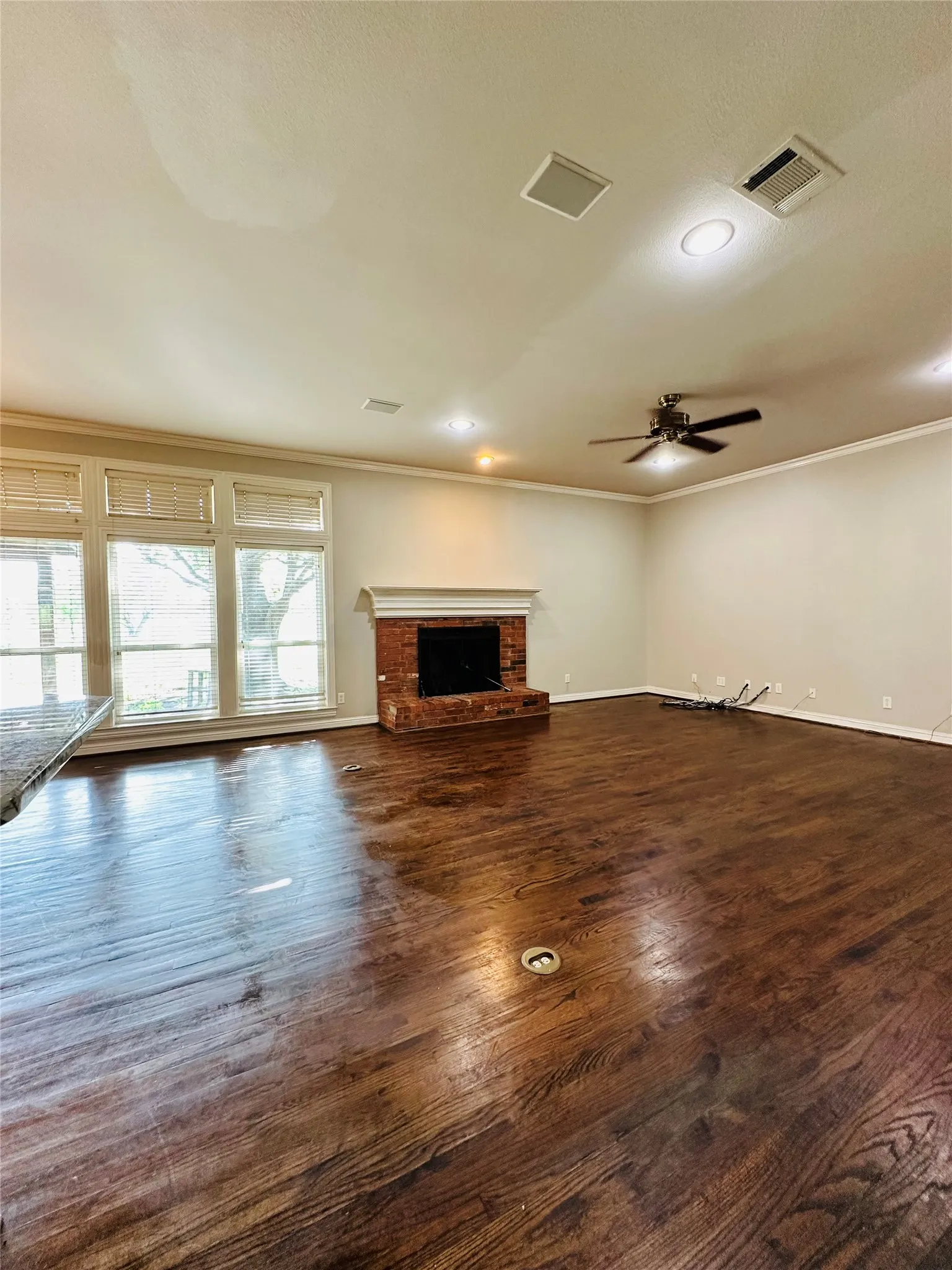 Single Family Residence For Sale in Kaufman County , 16547 State Highway 205, Terrell, Texas 75160, 4 Bedroom, 3 Bathroom, 2 Garage spaces, 3,089 Sqft, built in 2001, mls#21239642, Real Estate Agent in Terrell, Homes For Sale in Kaufman county, Homes For Sale in Terrell, Realtor in Terrell Texas, Real Estate Brokerage Independent Realty Texas, Luminita Cordes Realtor