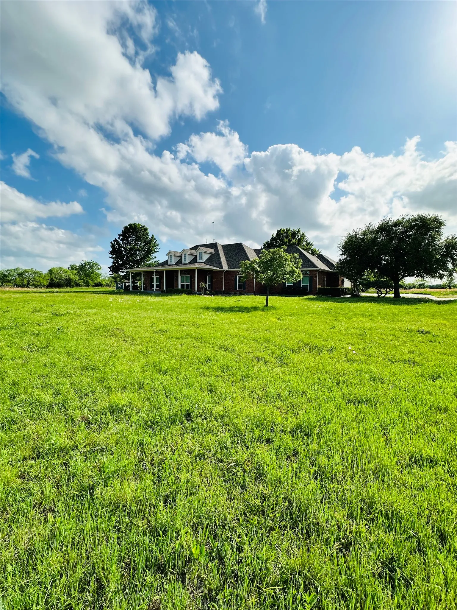 Single Family Residence For Sale in Kaufman County , 16547 State Highway 205, Terrell, Texas 75160, 4 Bedroom, 3 Bathroom, 2 Garage spaces, 3,089 Sqft, built in 2001, mls#21239642, Real Estate Agent in Terrell, Homes For Sale in Kaufman county, Homes For Sale in Terrell, Realtor in Terrell Texas, Real Estate Brokerage Independent Realty Texas, Luminita Cordes Realtor
