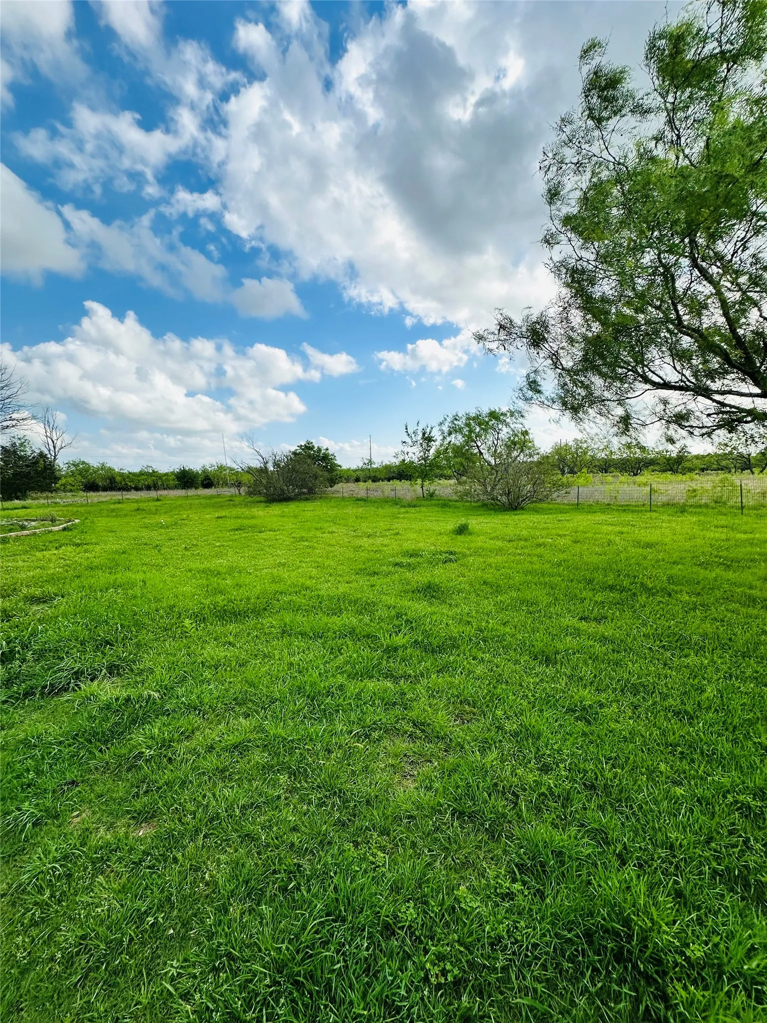 Single Family Residence For Sale in Kaufman County , 16547 State Highway 205, Terrell, Texas 75160, 4 Bedroom, 3 Bathroom, 2 Garage spaces, 3,089 Sqft, built in 2001, mls#21239642, Real Estate Agent in Terrell, Homes For Sale in Kaufman county, Homes For Sale in Terrell, Realtor in Terrell Texas, Real Estate Brokerage Independent Realty Texas, Luminita Cordes Realtor