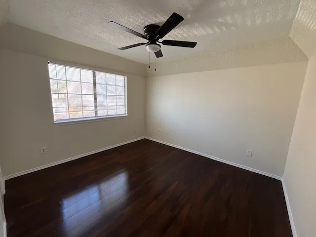Apartment For Rent in Dallas County , 8127 Stonehurst Street 5, Dallas, Texas 75217, 2 Bedroom, 1 Bathroom, Garage spaces, 1,050 Sqft, built in 1987, Preowned, mls#21240317, Real Estate Agent in Dallas, Homes For Rent in Dallas county, Homes For Rent in Dallas, Realtor in Dallas Texas, Real Estate Brokerage Independent Realty Texas, Luminita Cordes Realtor