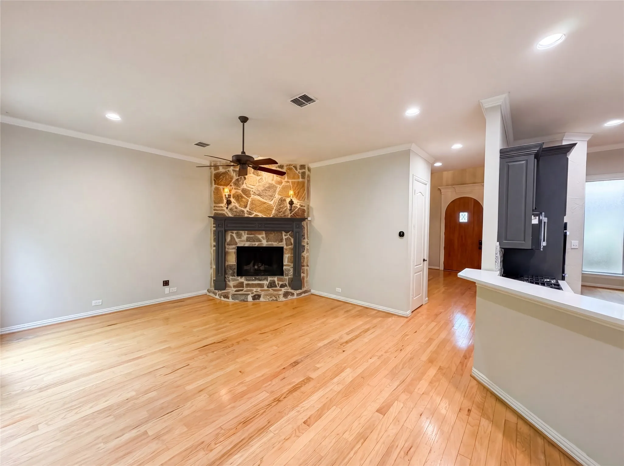 Single Family Residence For Sale in Dallas County , 1309 Winding Brook Drive, Garland, Texas 75044, 4 Bedroom, 4 Bathroom, 2 Garage spaces, 3,570 Sqft, built in 2001, mls#21240316, Real Estate Agent in Garland, Homes For Sale in Dallas county, Homes For Sale in Garland, Realtor in Garland Texas, Real Estate Brokerage Independent Realty Texas, Luminita Cordes Realtor